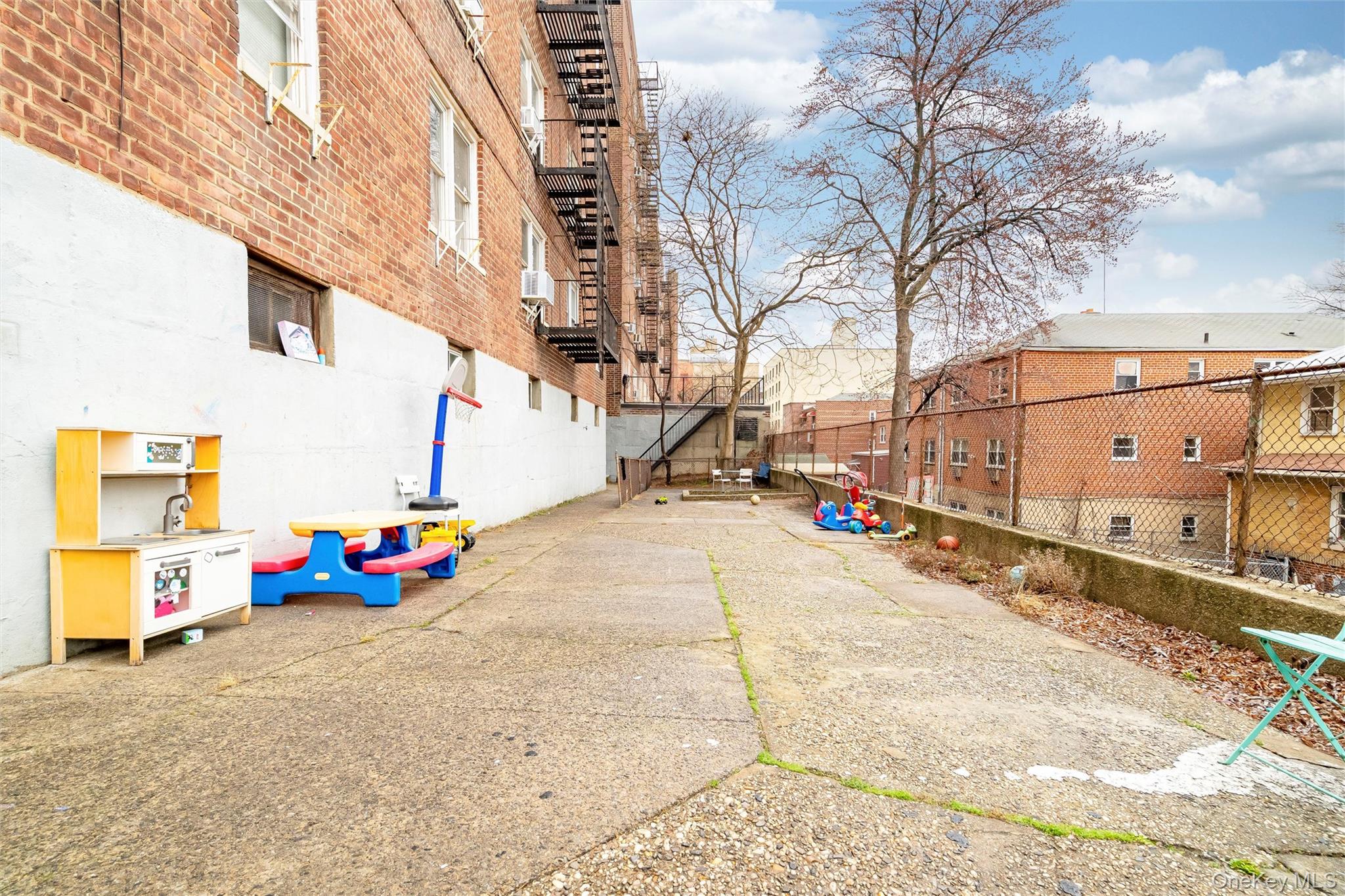 2080 Barnes Avenue 4a Property Photo 29