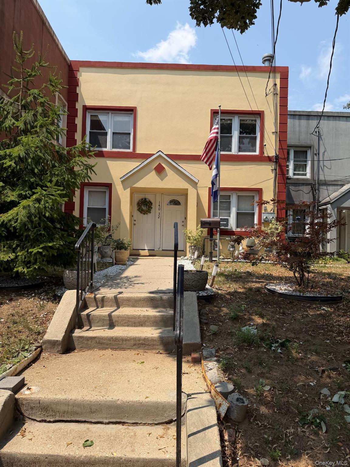 14032 184th Street Property Photo 2