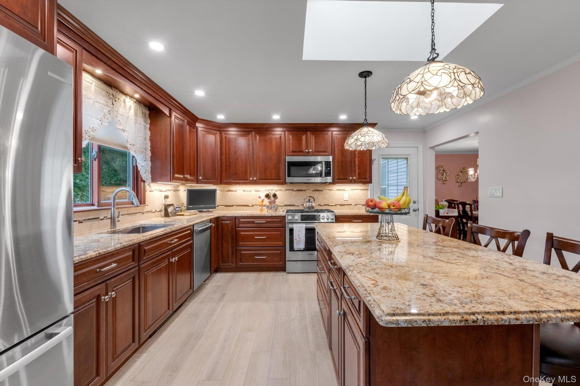 1812 Gormley Avenue Property Photo 3
