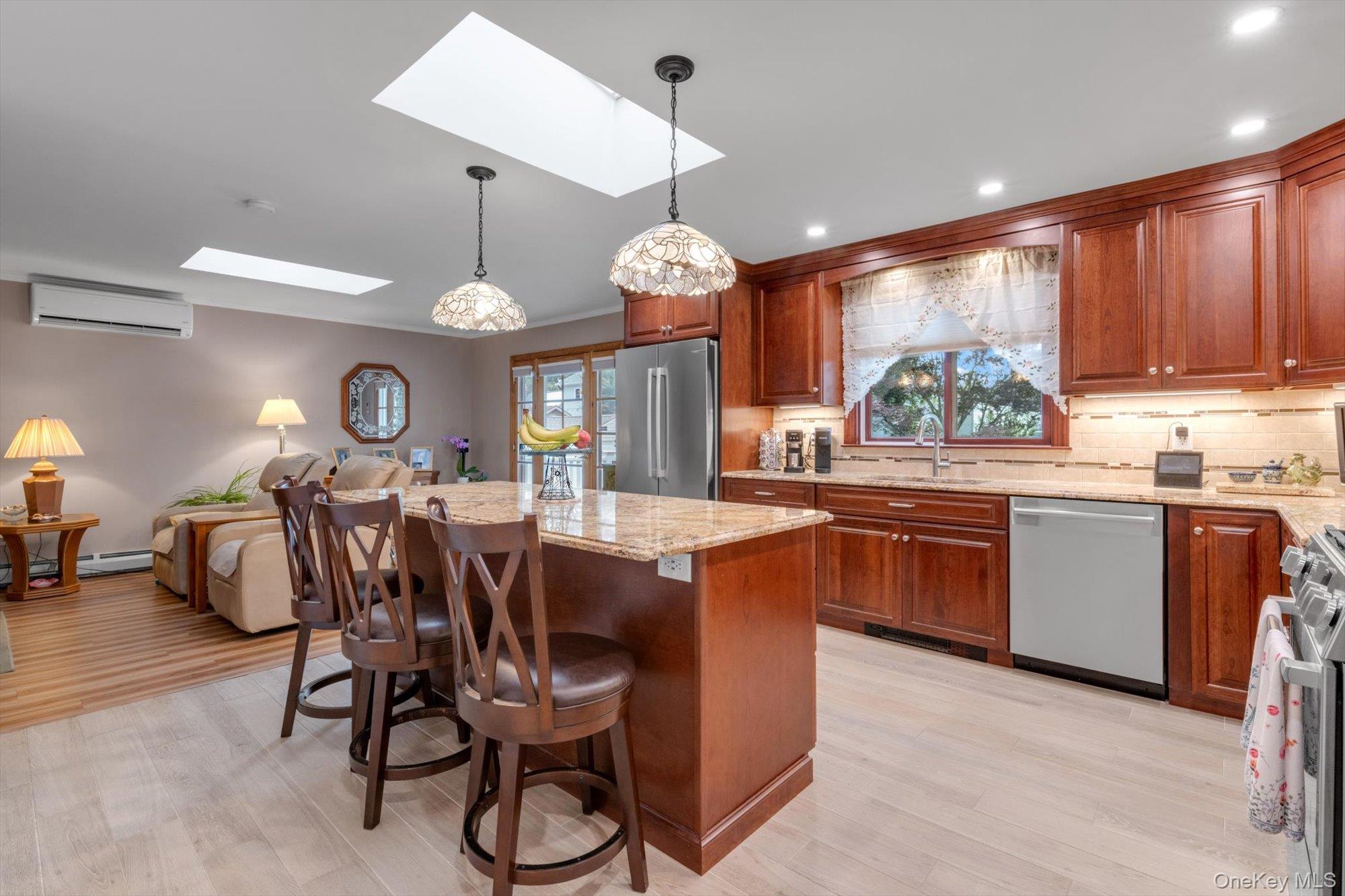 1812 Gormley Avenue Property Photo 4