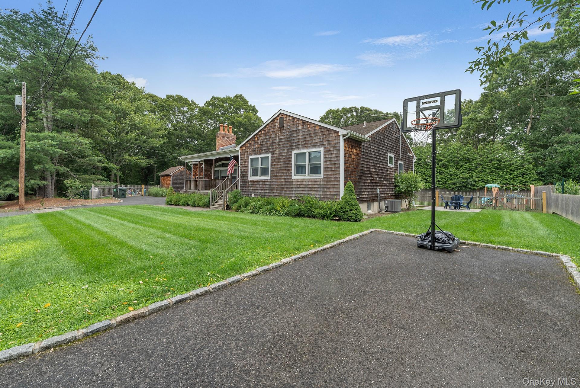 10 7th Street Property Photo 3