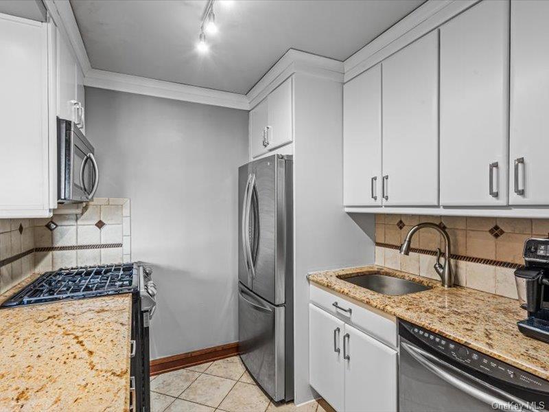 18-15 215th Street 1-p Property Photo 8