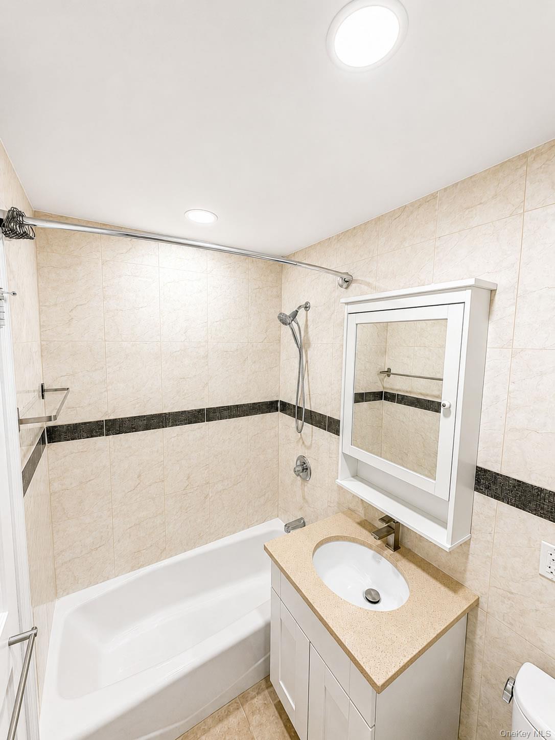 3749 81st Street 7d Property Photo 7