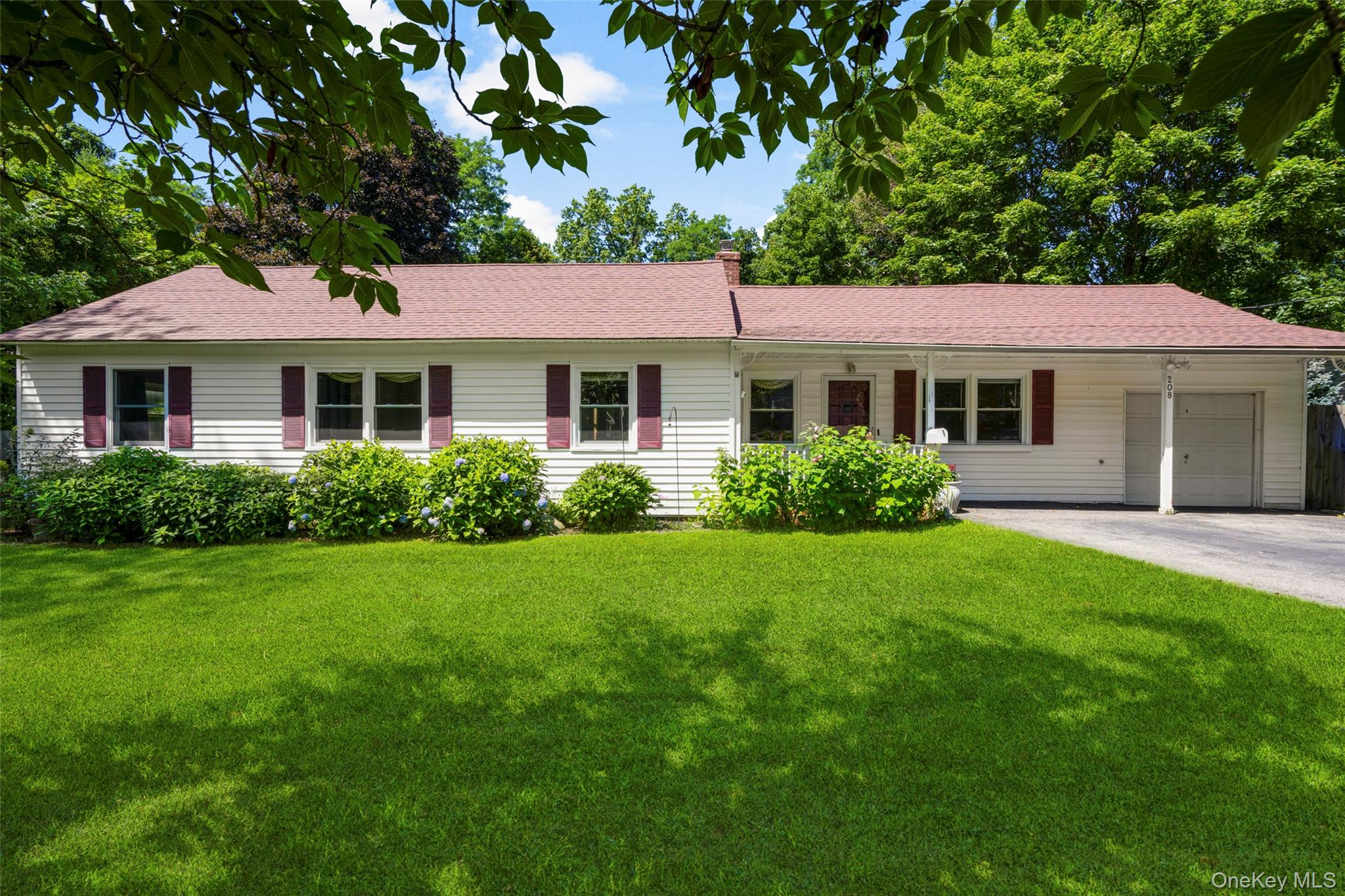 208 Woodhampton Drive Property Photo 1