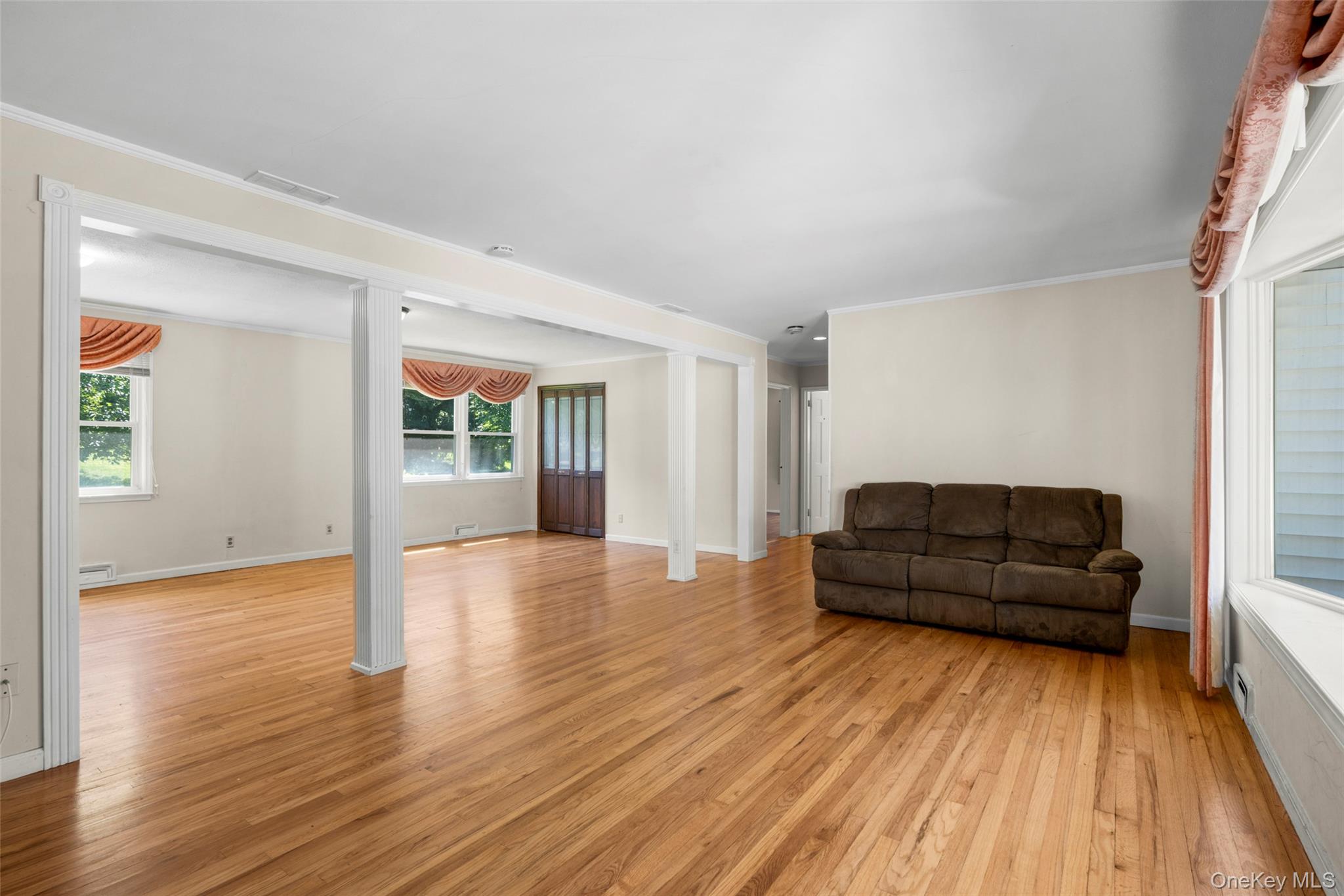 208 Woodhampton Drive Property Photo 3