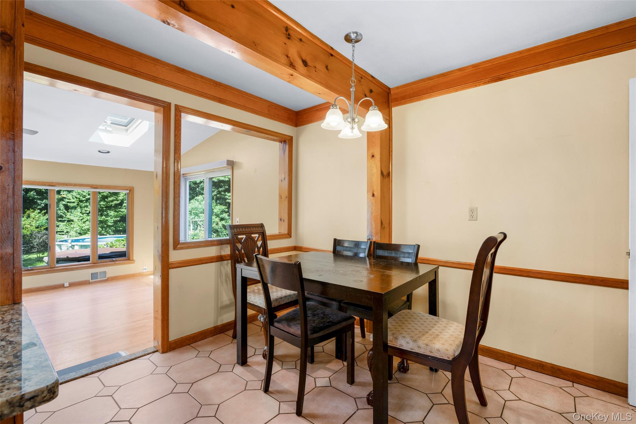 208 Woodhampton Drive Property Photo 8