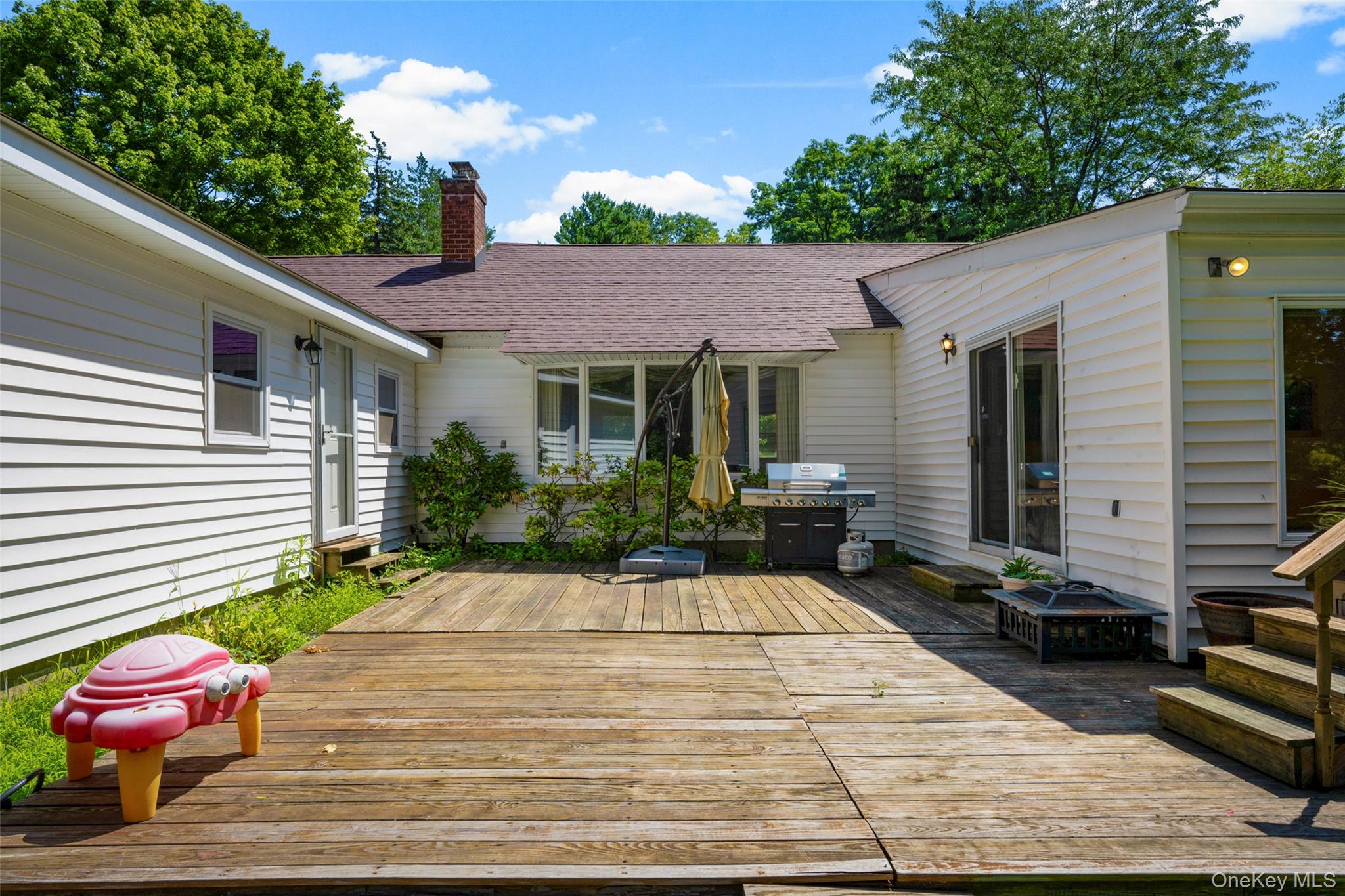 208 Woodhampton Drive Property Photo 27