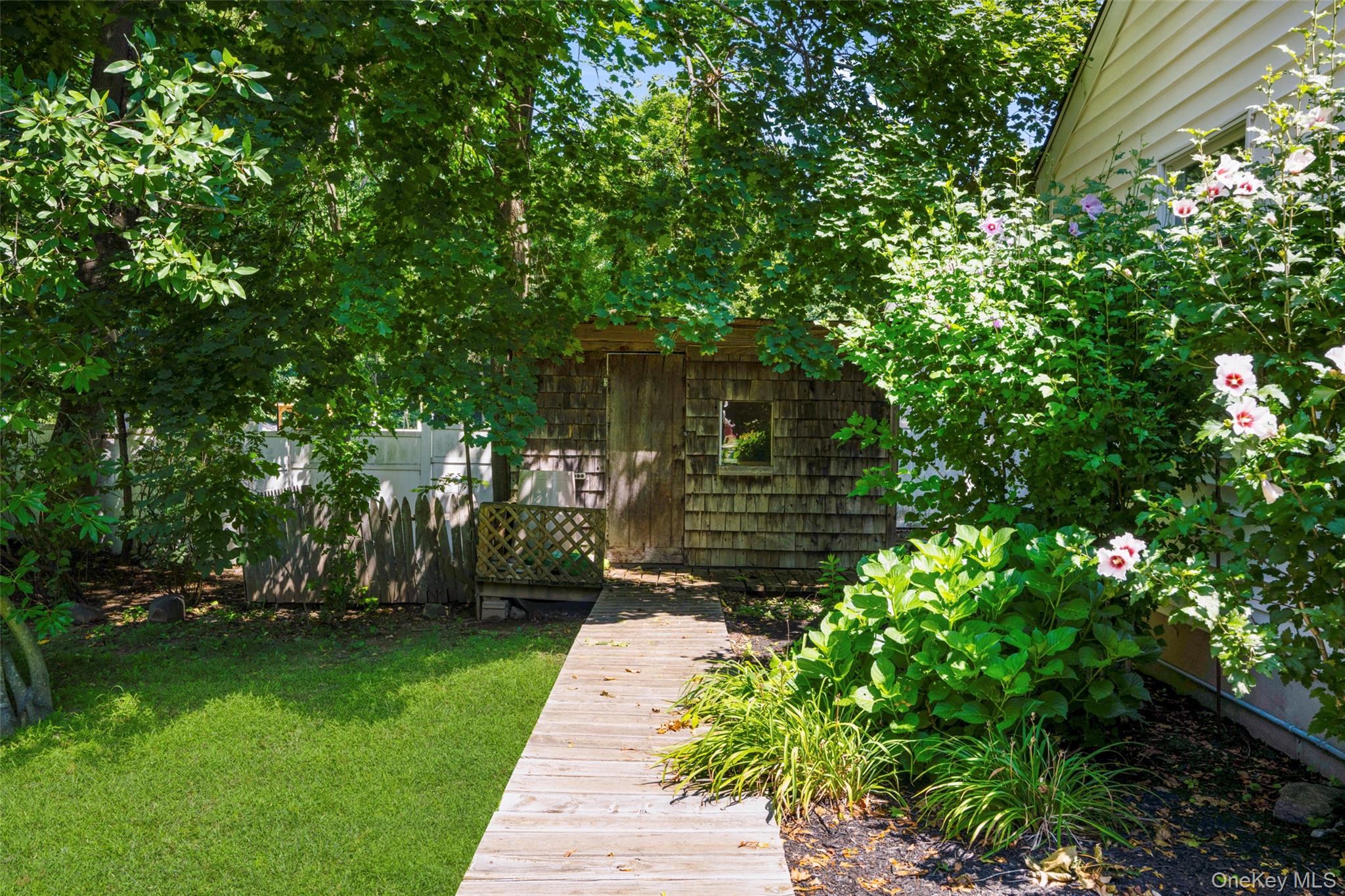 208 Woodhampton Drive Property Photo 29