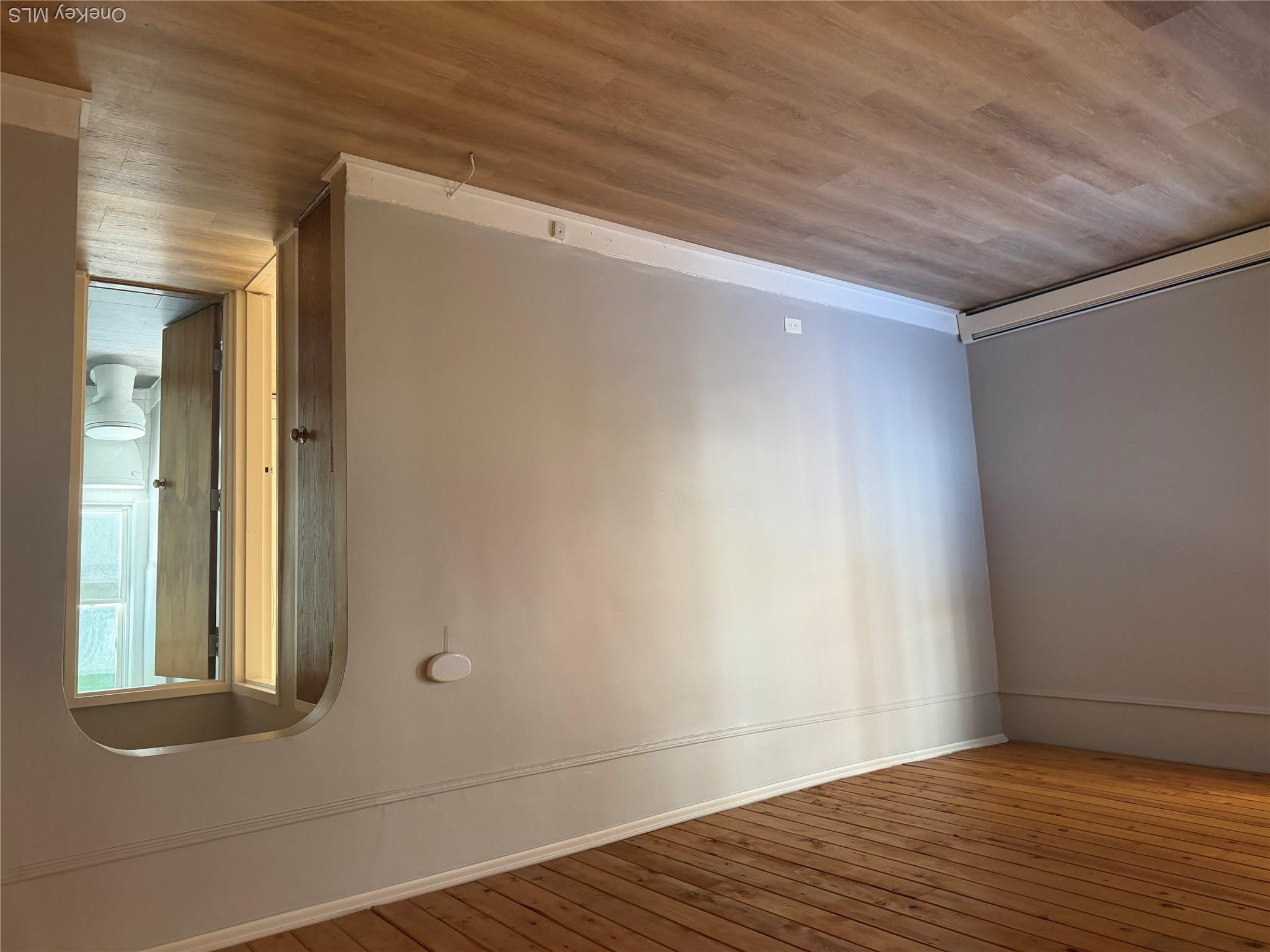 572 Warburton Avenue 2e Property Photo 2