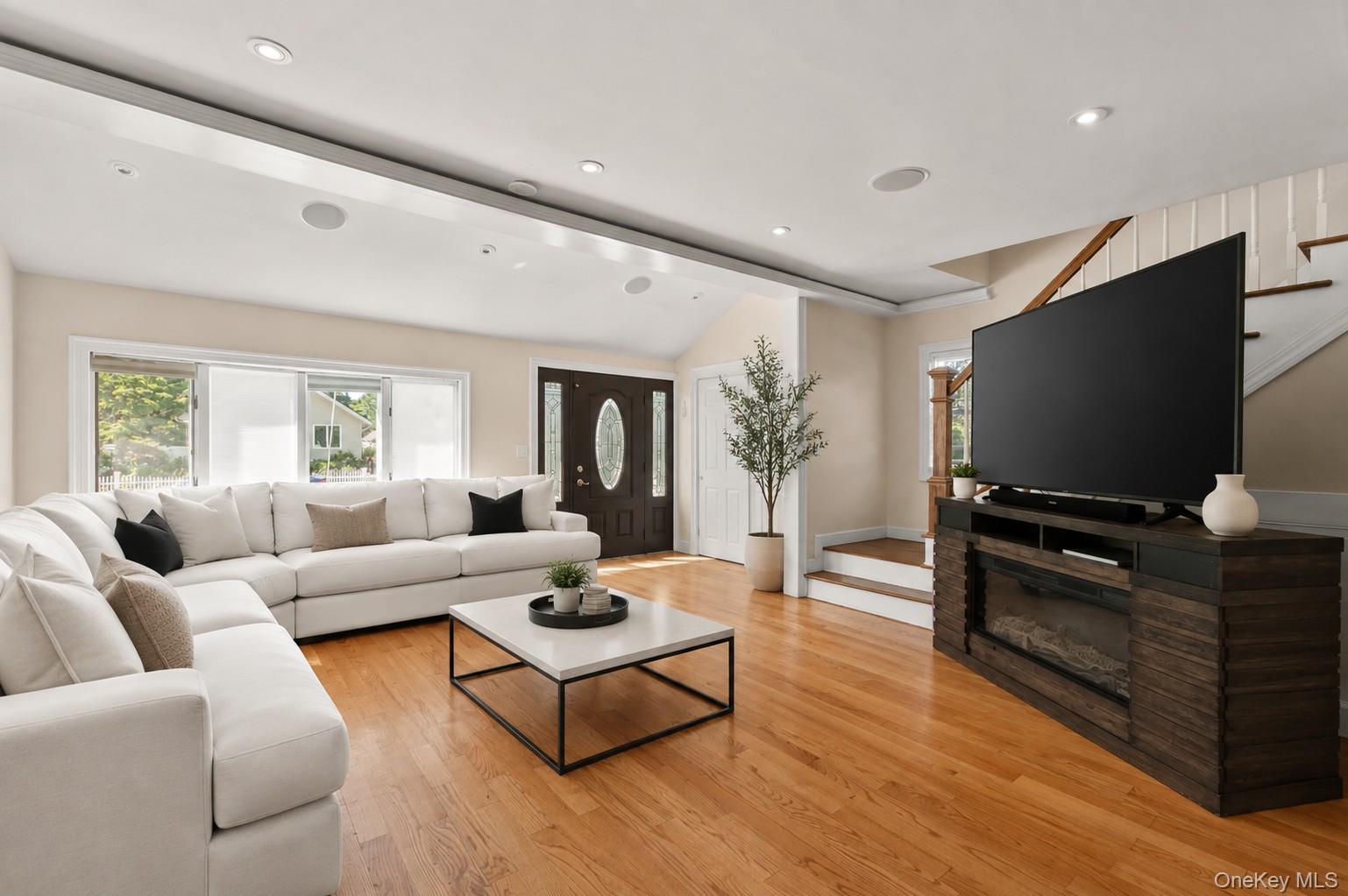16 Marlboro Place Property Photo 3