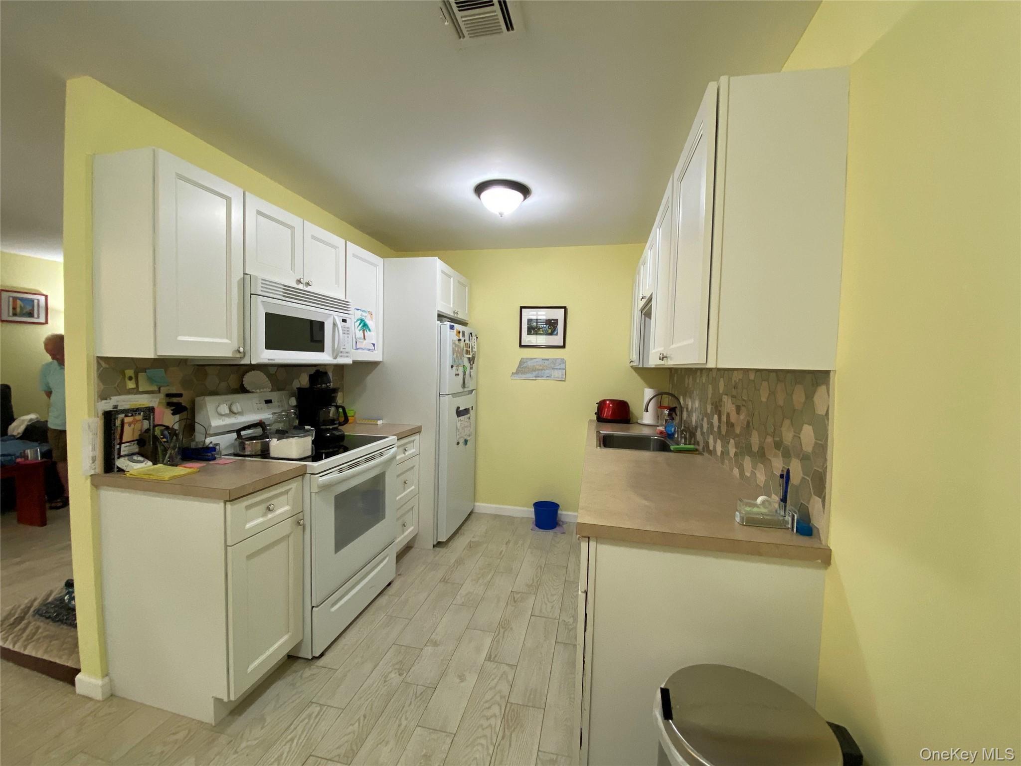 274 Berwick Court C Property Photo 5