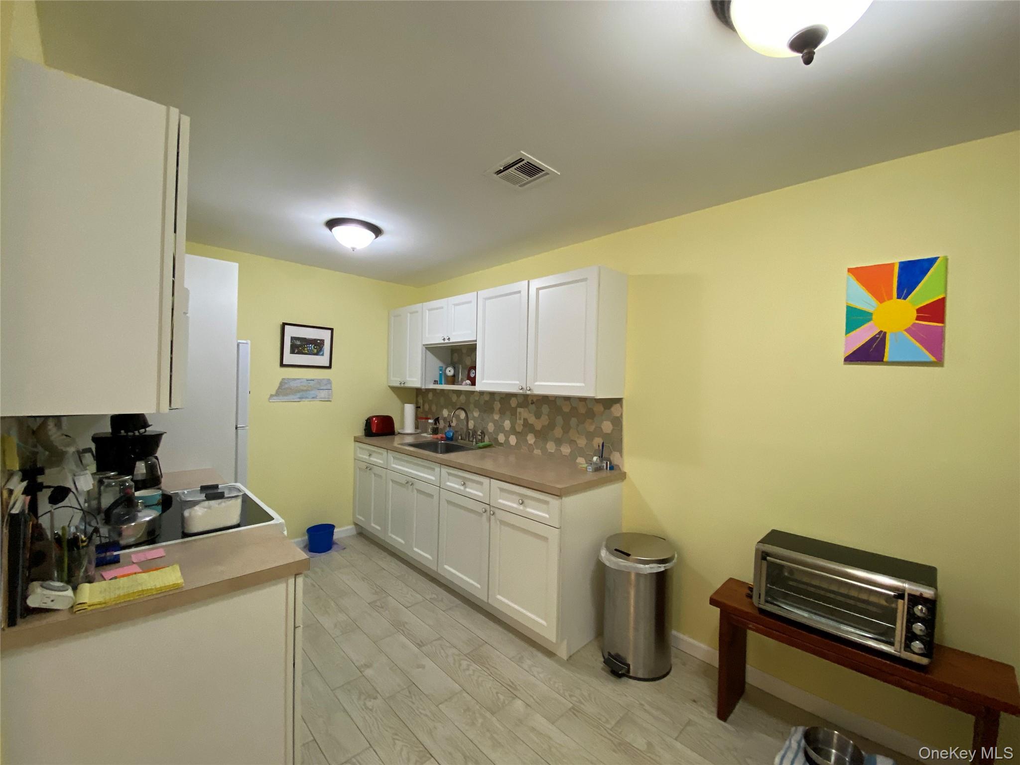 274 Berwick Court C Property Photo 6