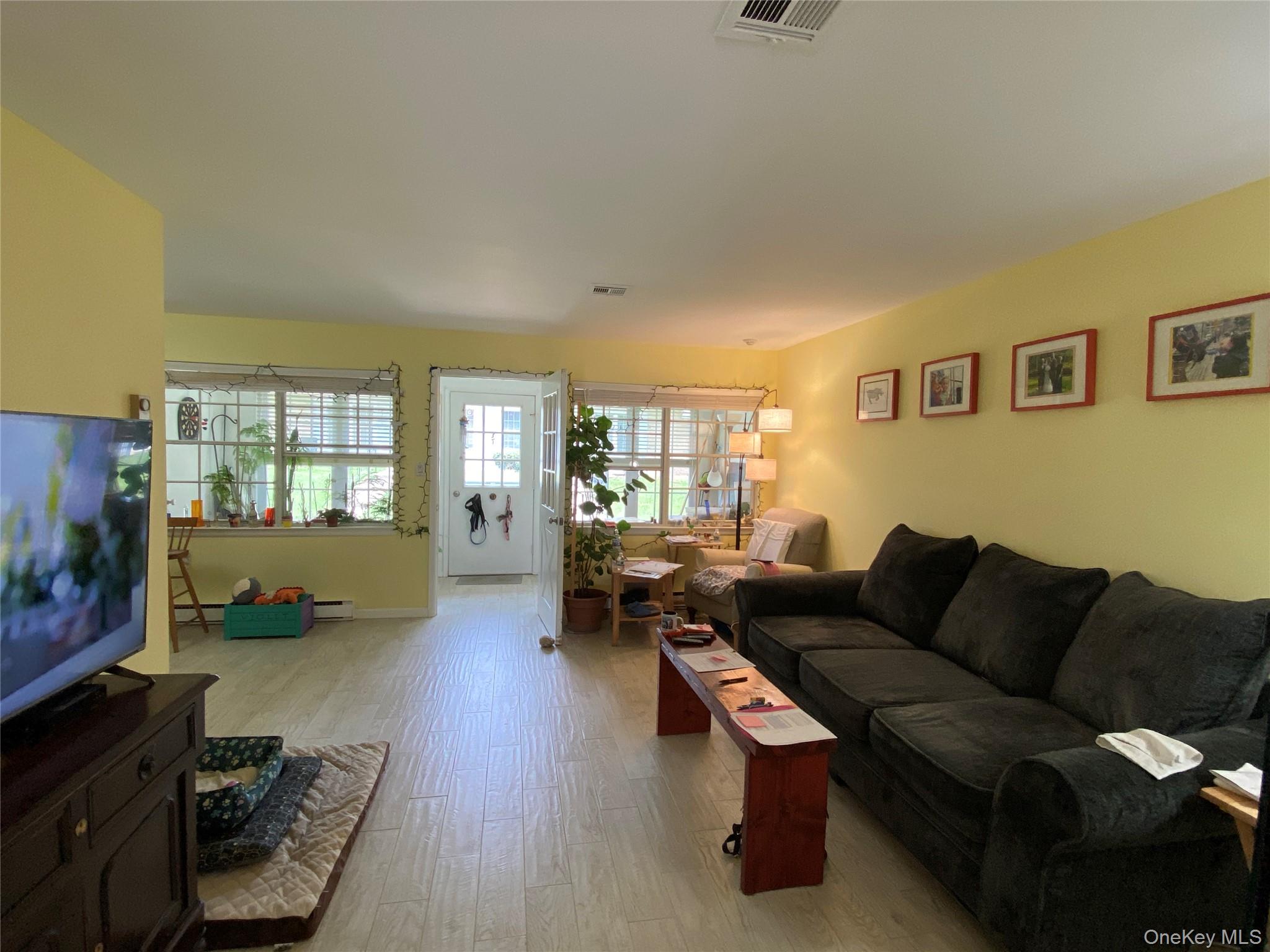 274 Berwick Court C Property Photo 12