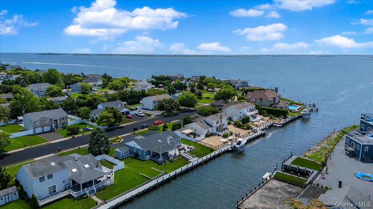 31 Shore Drive Property Photo 1