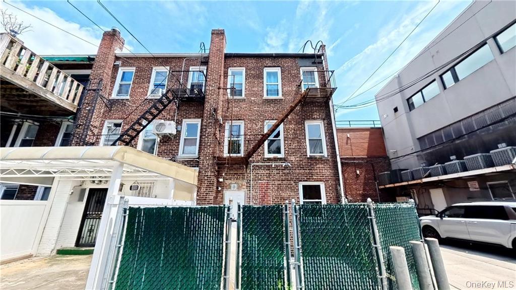 2076 Coyle Street Property Photo 2