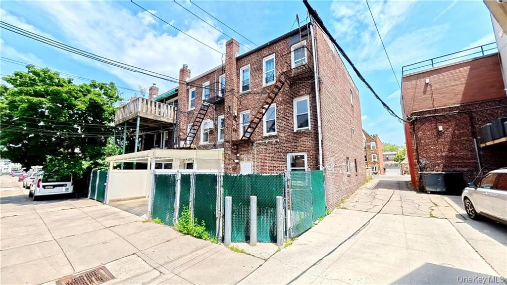 2076 Coyle Street Property Photo 3