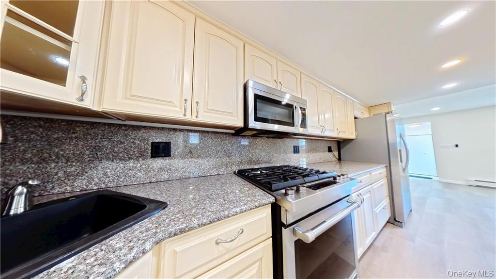 2076 Coyle Street Property Photo 5