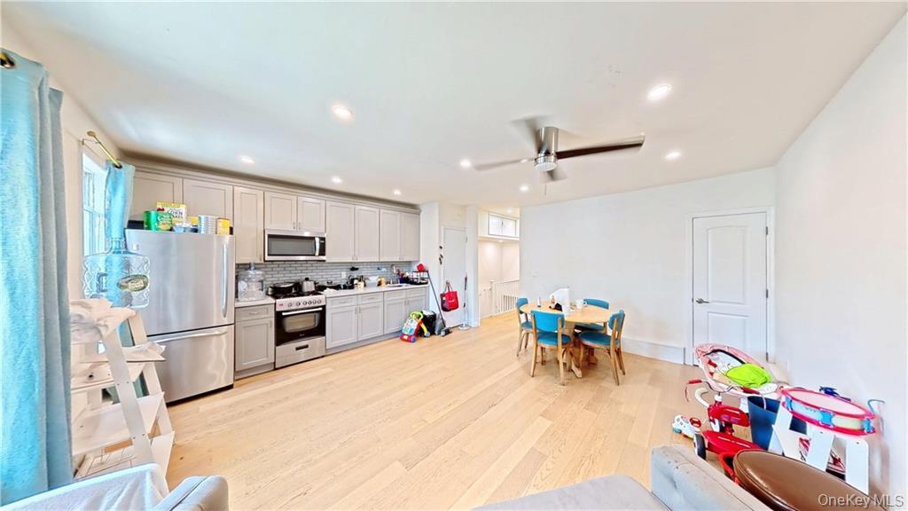 2076 Coyle Street Property Photo 17