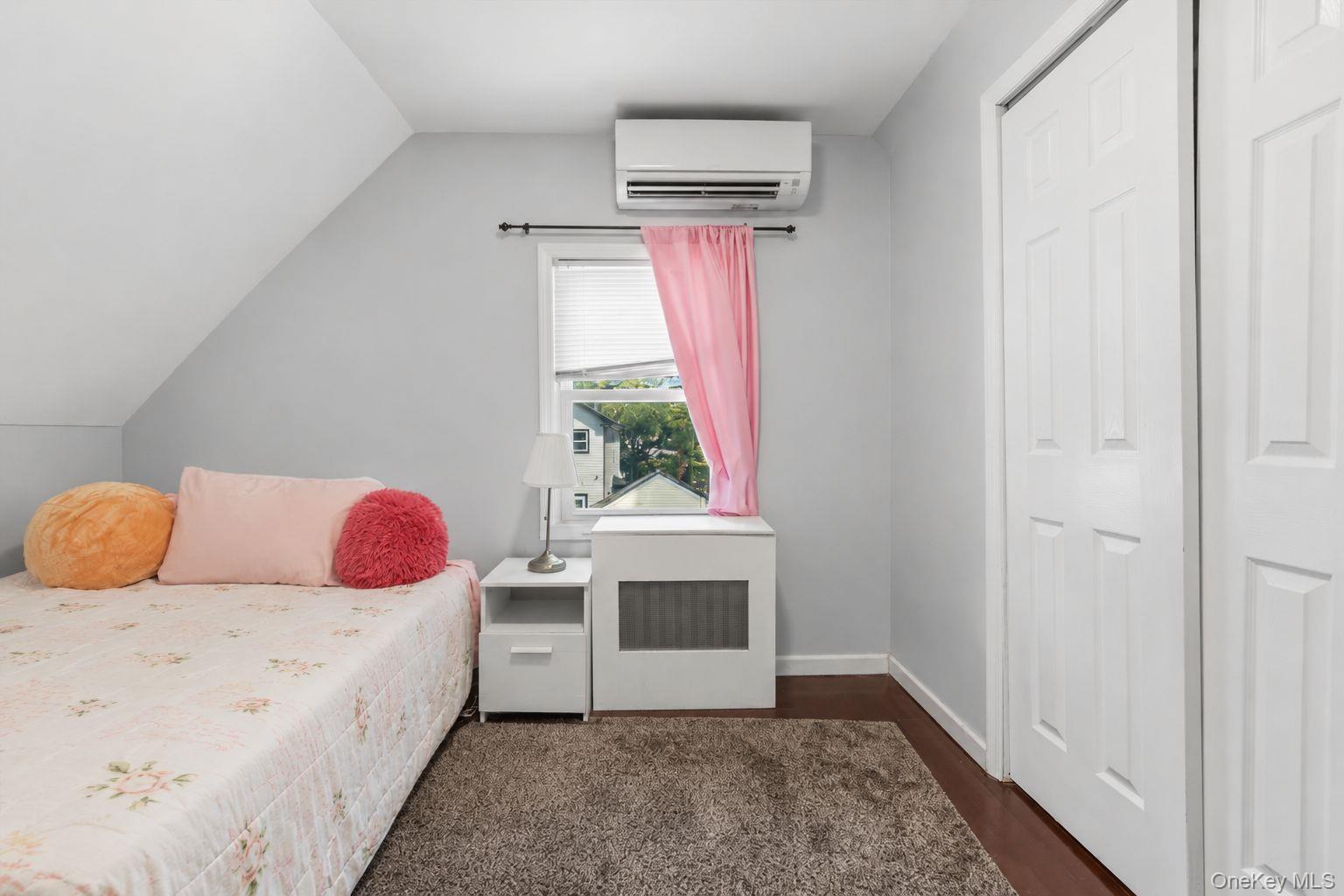 995 Kings Parkway Property Photo 17