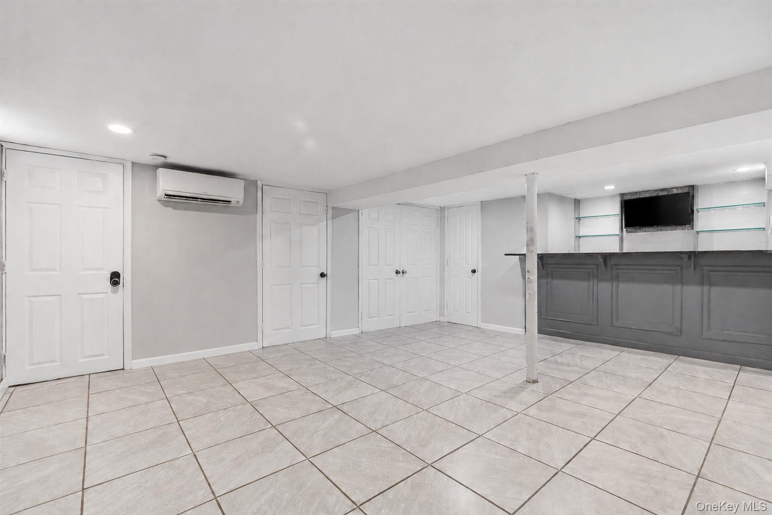 995 Kings Parkway Property Photo 19