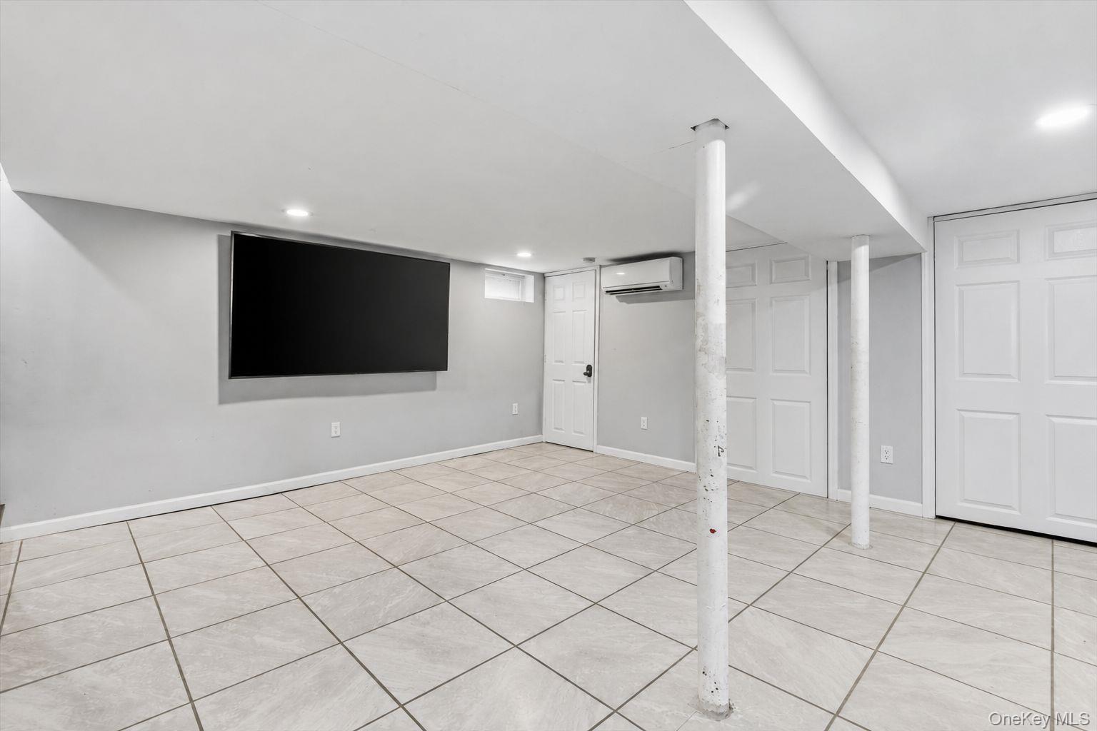995 Kings Parkway Property Photo 21