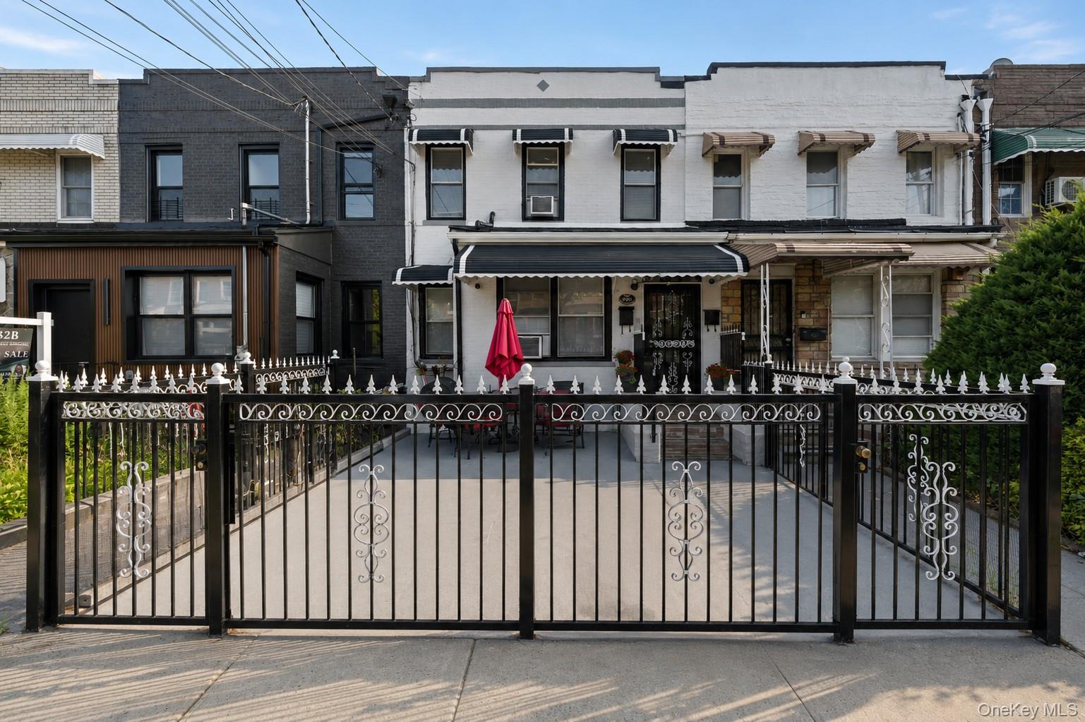 960 E 221st Street Property Photo 1