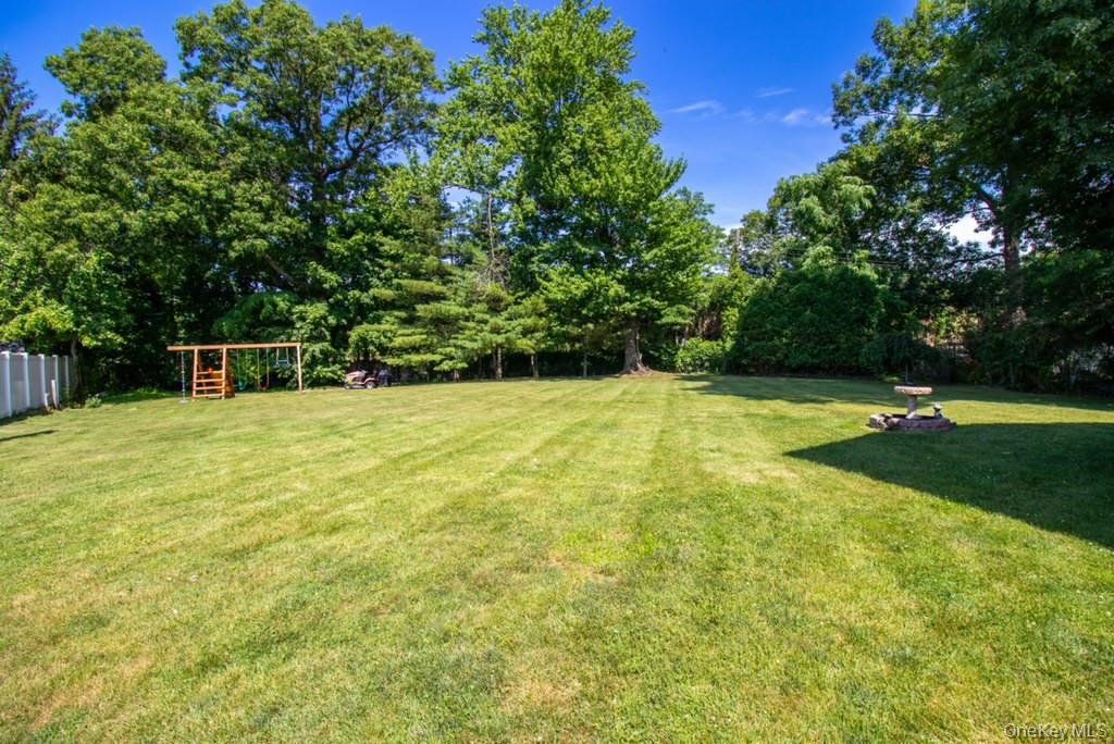 5 Hickory Lane Property Photo 4
