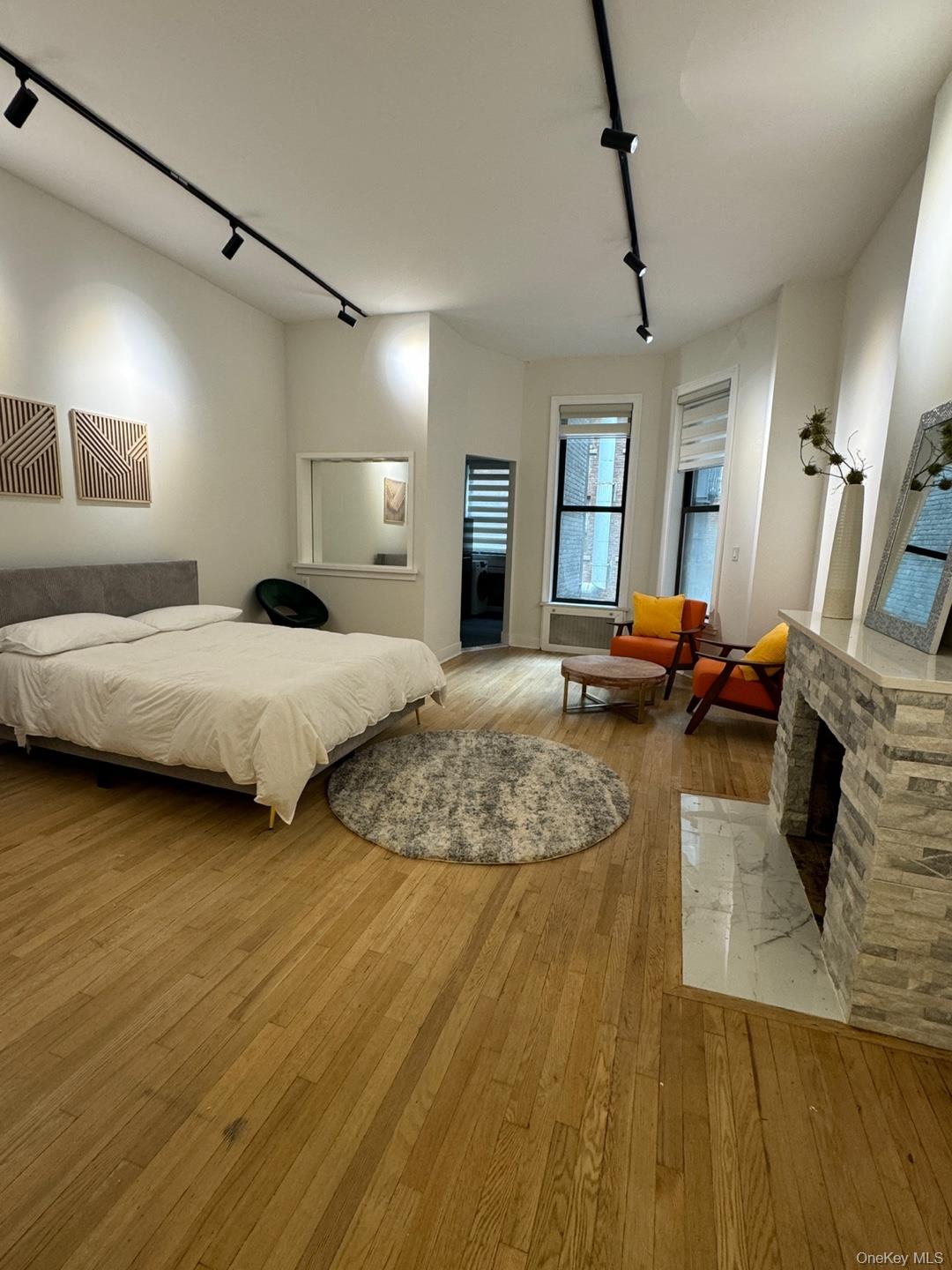 43 W 54th Street Property Photo 7