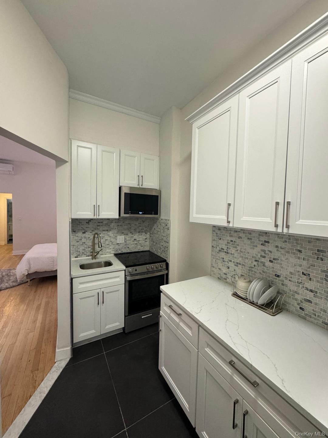 43 W 54th Street Property Photo 9