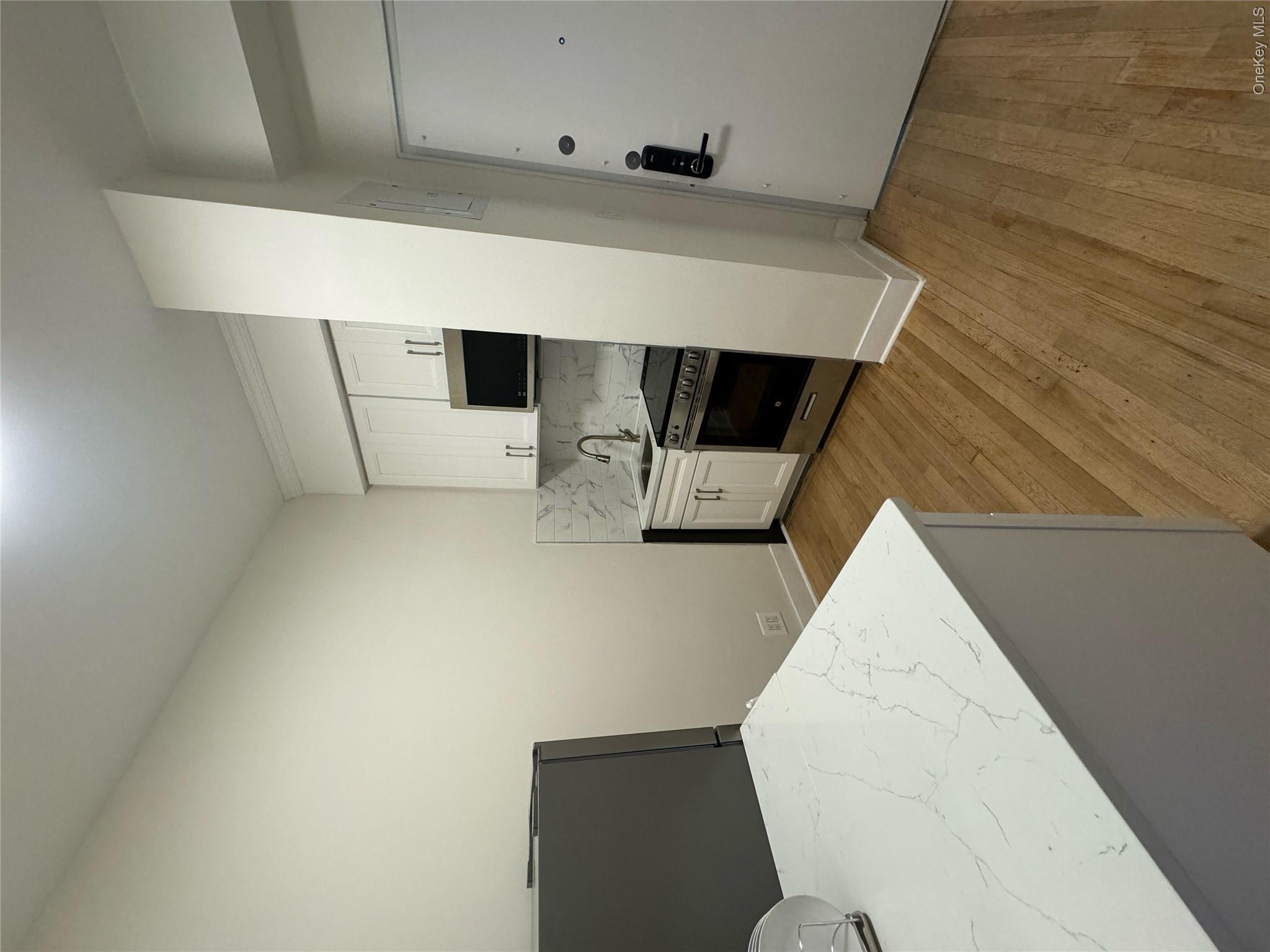43 W 54th Street Property Photo 11