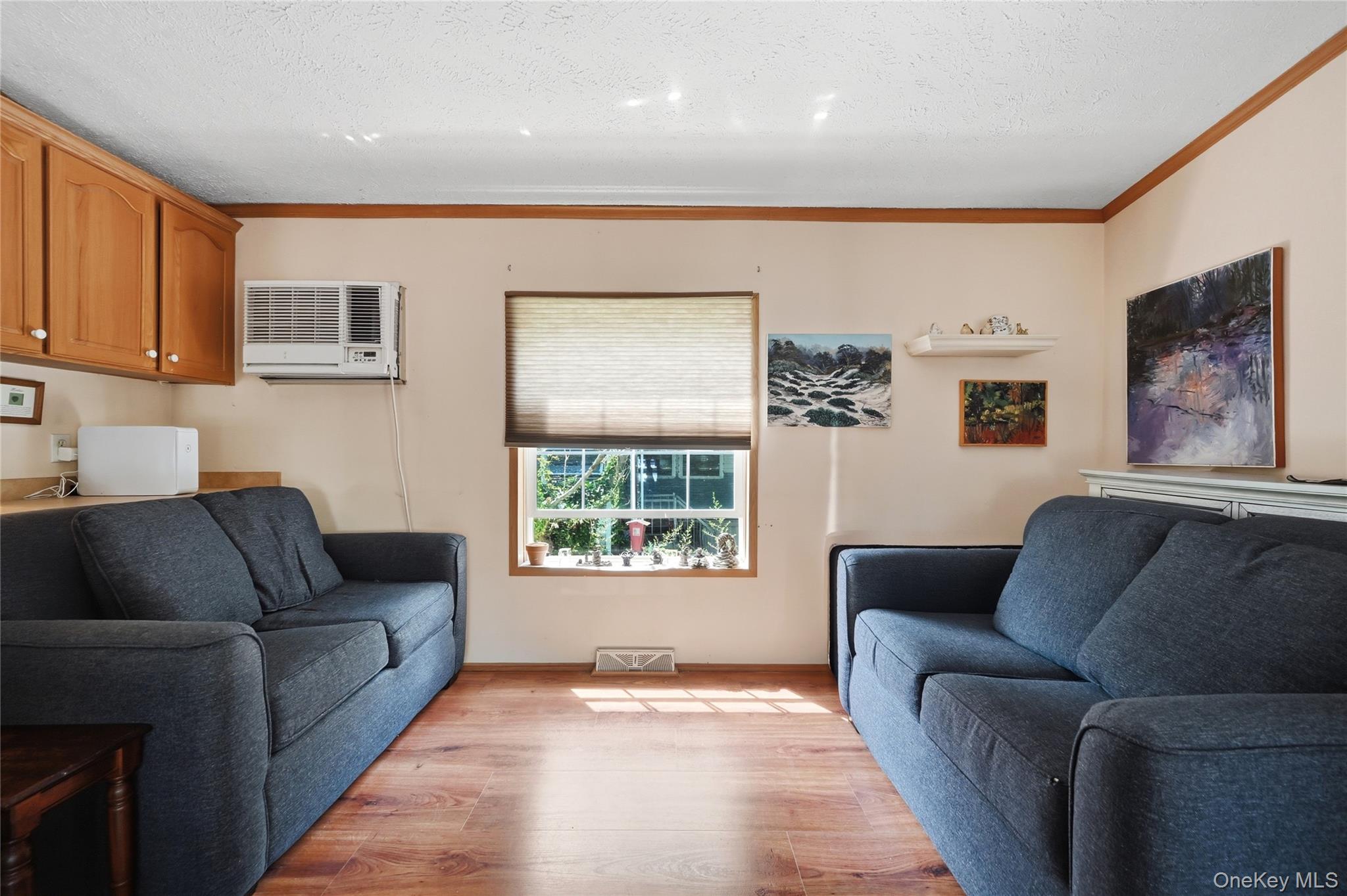 658-a11 Sound Avenue Property Photo 6