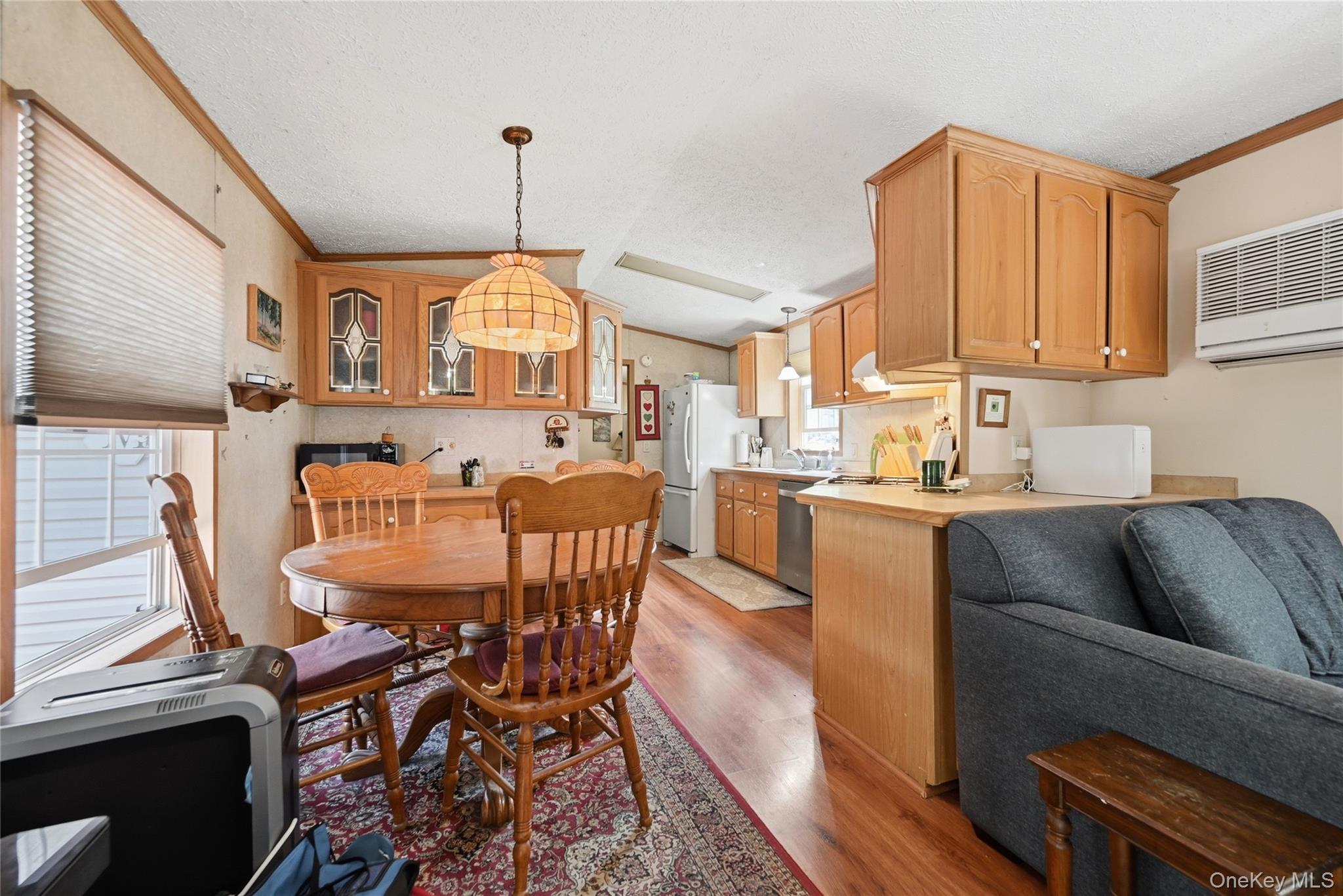 658-a11 Sound Avenue Property Photo 7