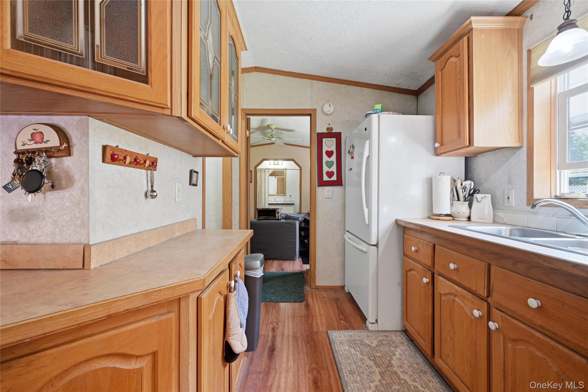 658-a11 Sound Avenue Property Photo 10