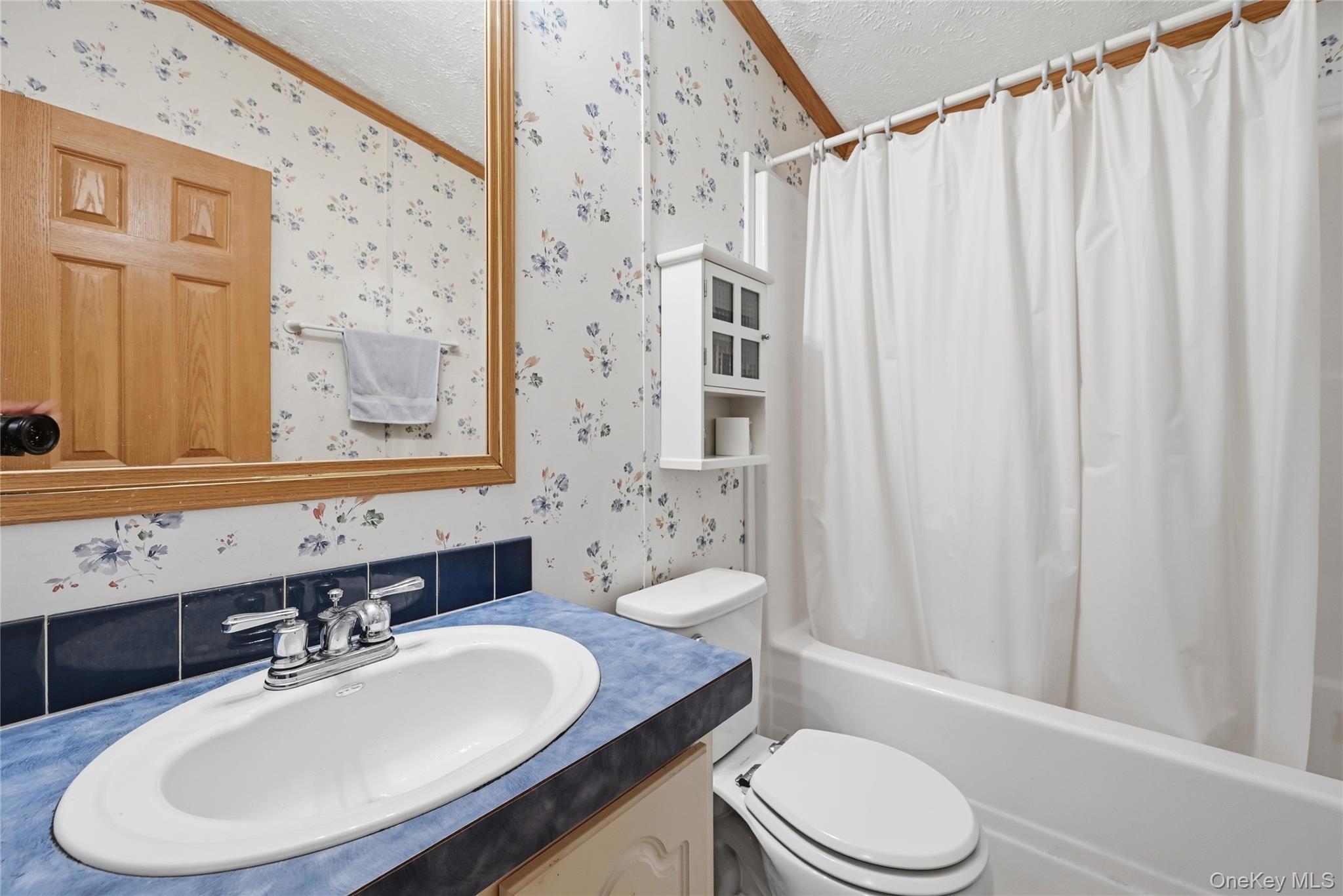 658-a11 Sound Avenue Property Photo 14