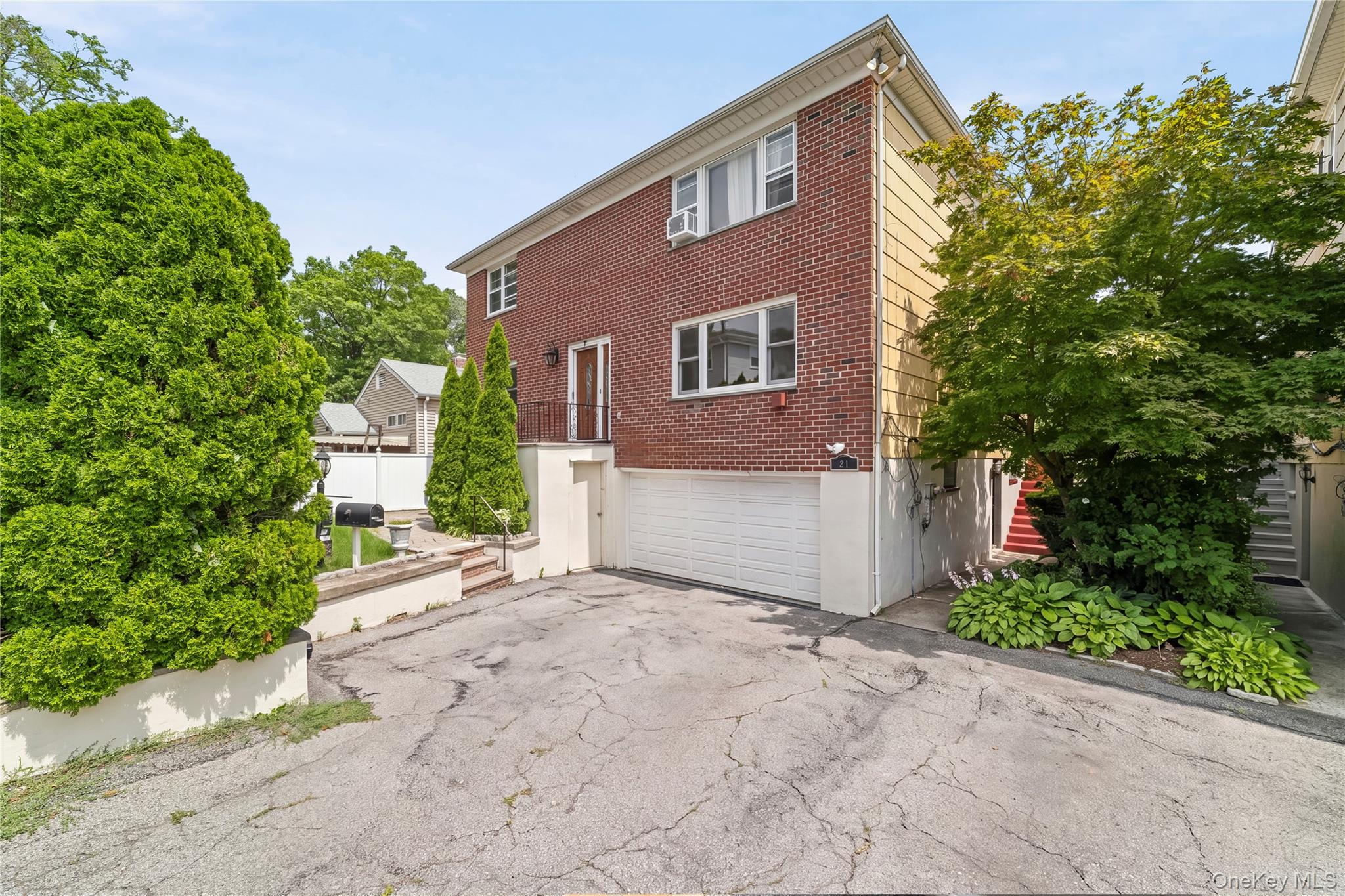 21 Bryn Mawr Place Property Photo 2