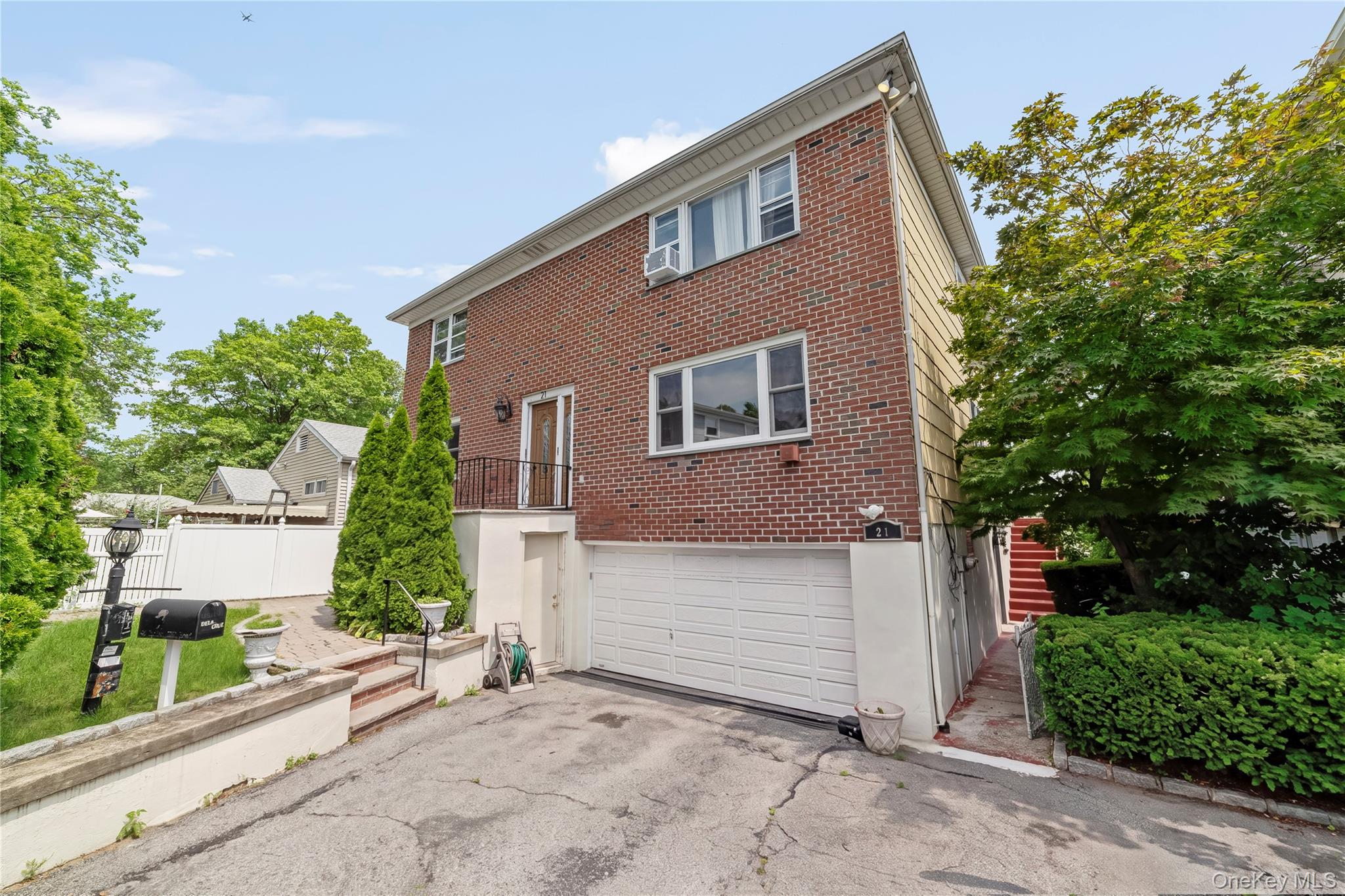 21 Bryn Mawr Place Property Photo 4