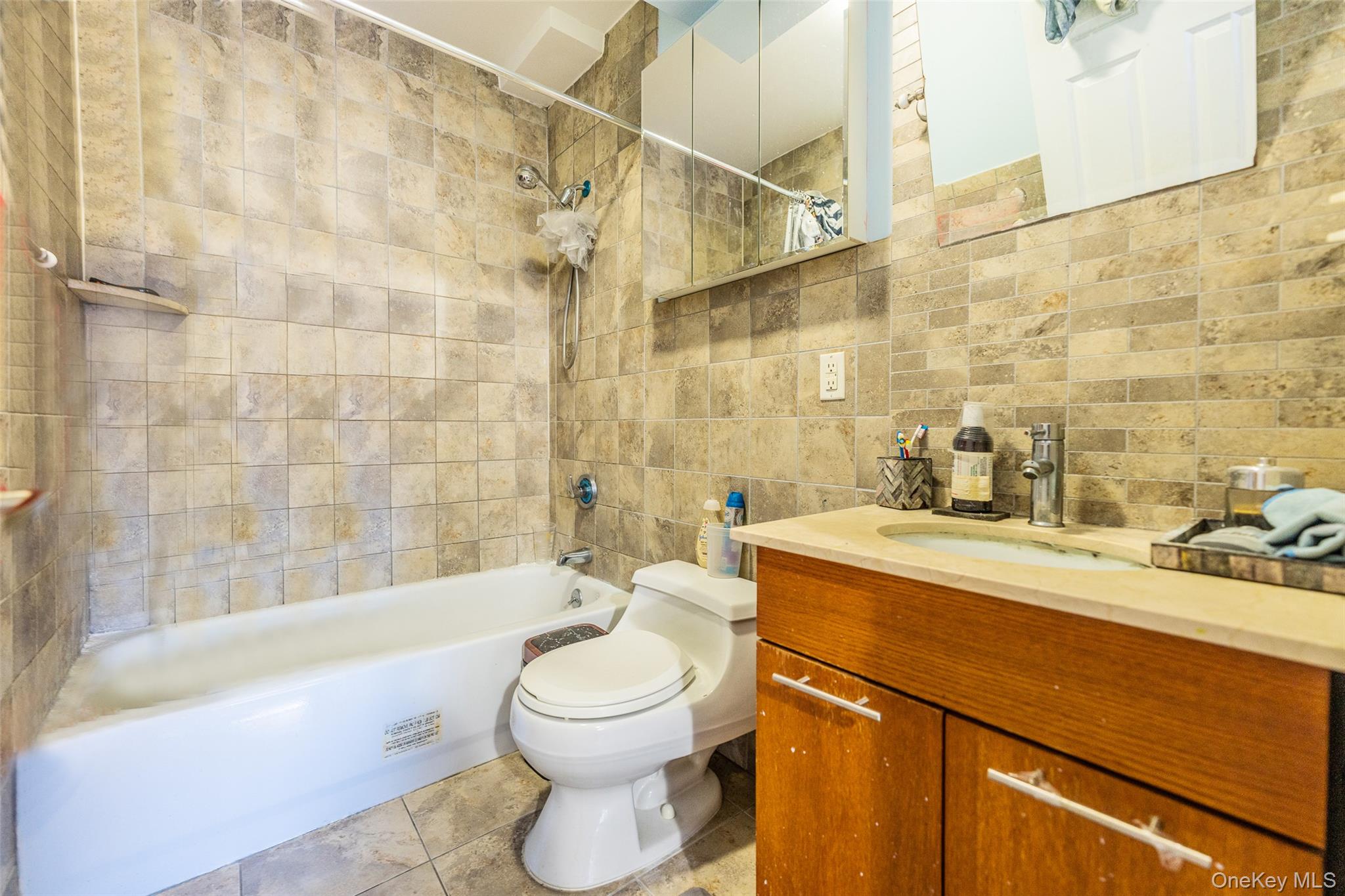 71-19 162 Street 3d Property Photo 9