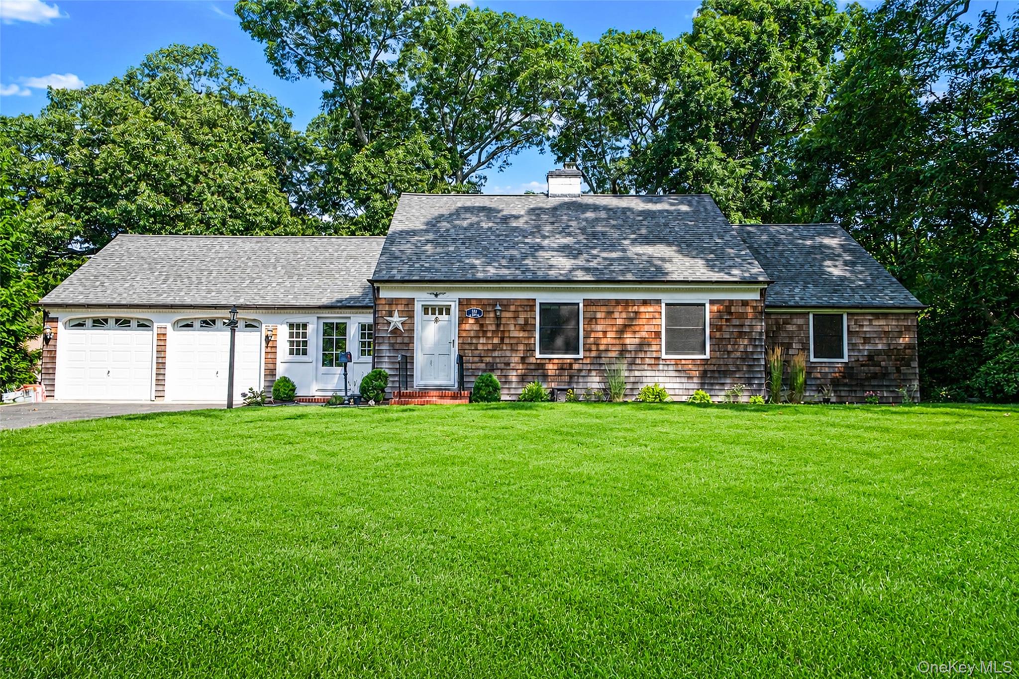 188 Hallock Street Property Photo 1