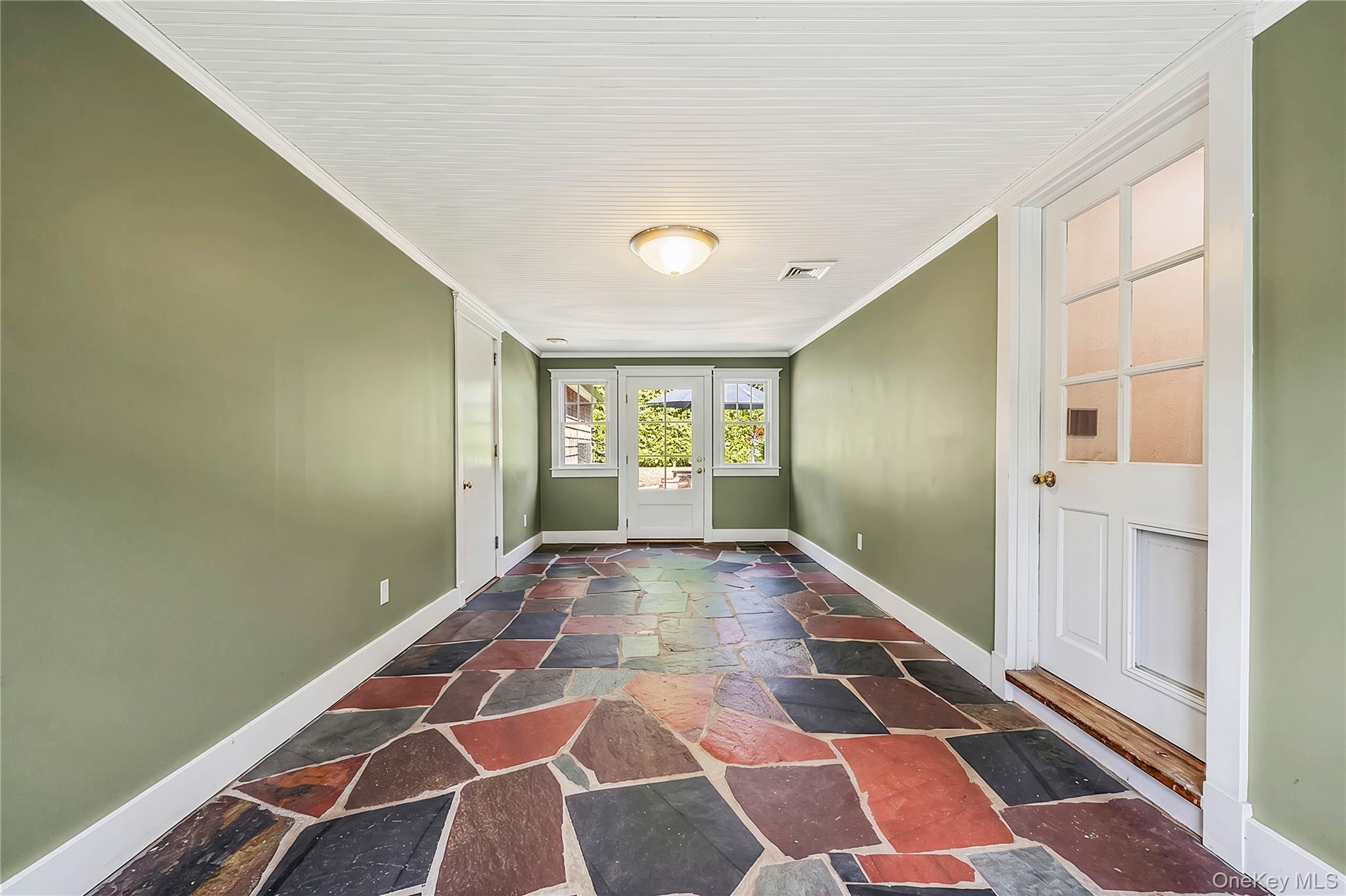 188 Hallock Street Property Photo 14