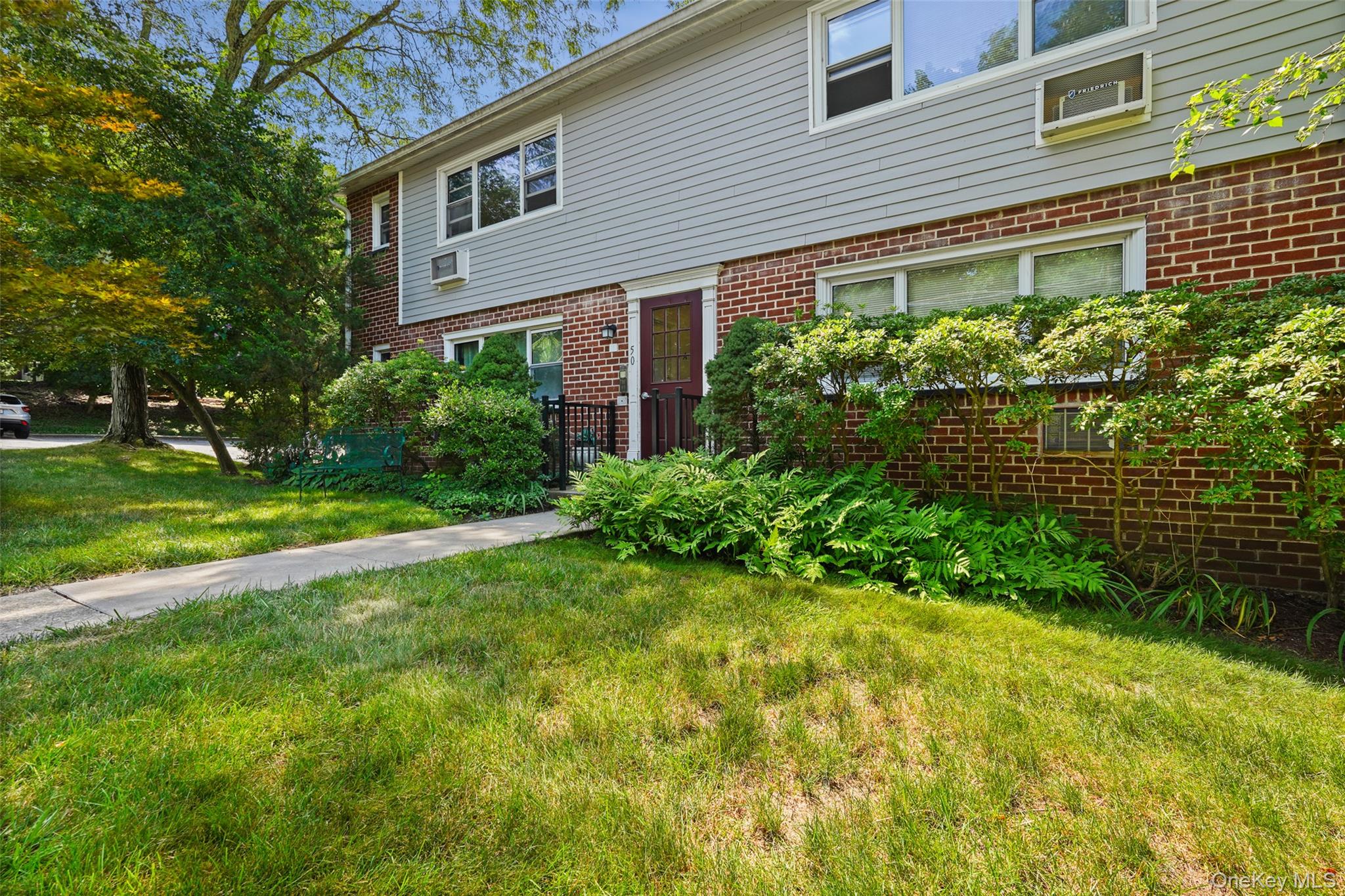 50 Charter Circle C Property Photo 1