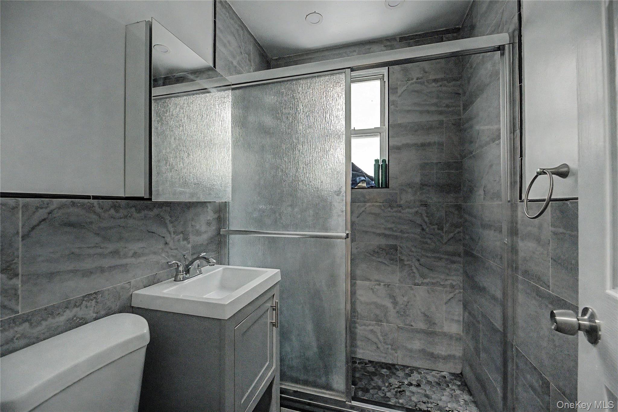 953 E 226th Street Property Photo 23