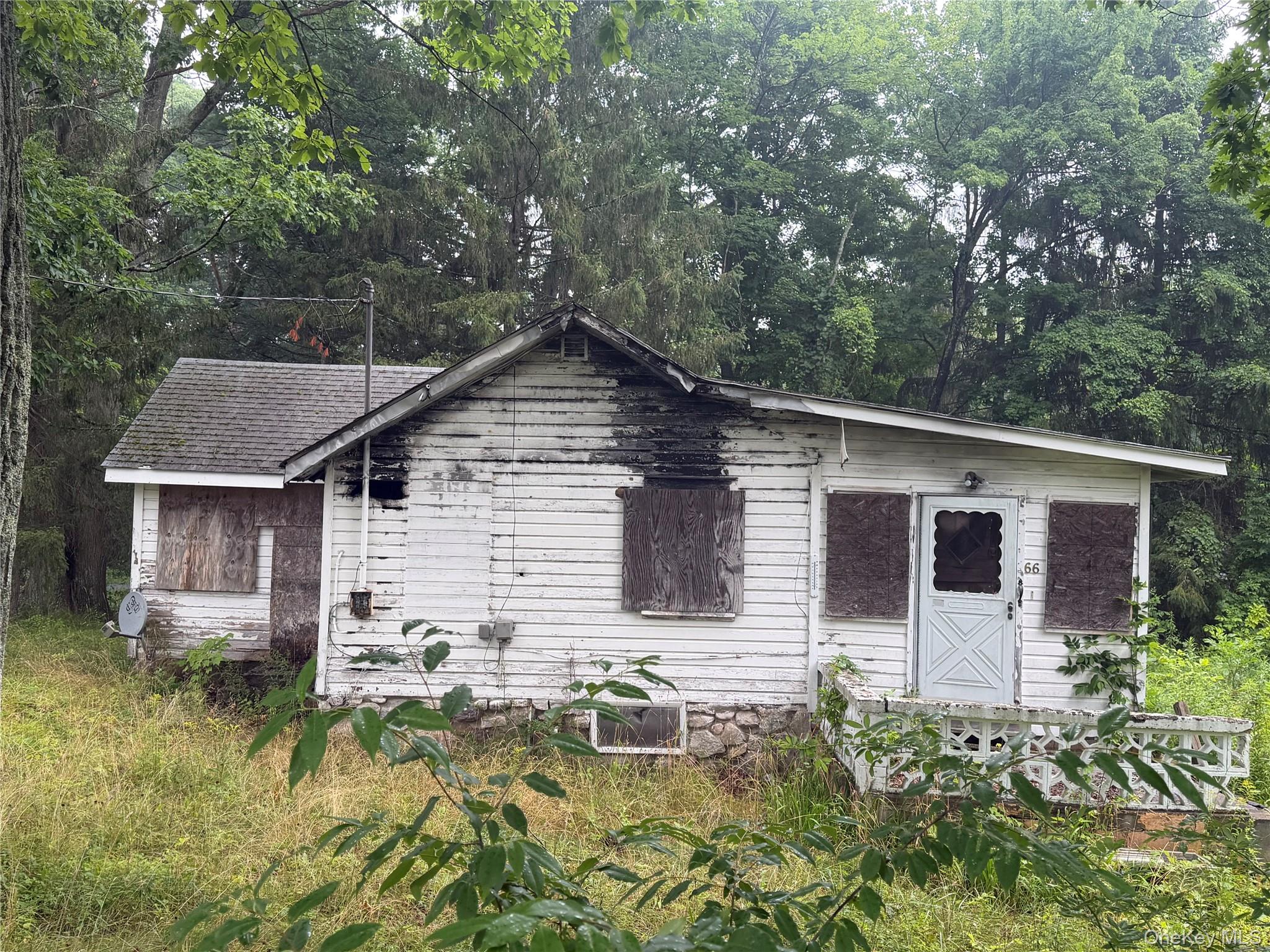66 Arbutus Trail Property Photo 2