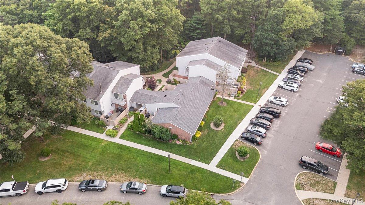 221 Springmeadow Drive J Property Photo 14