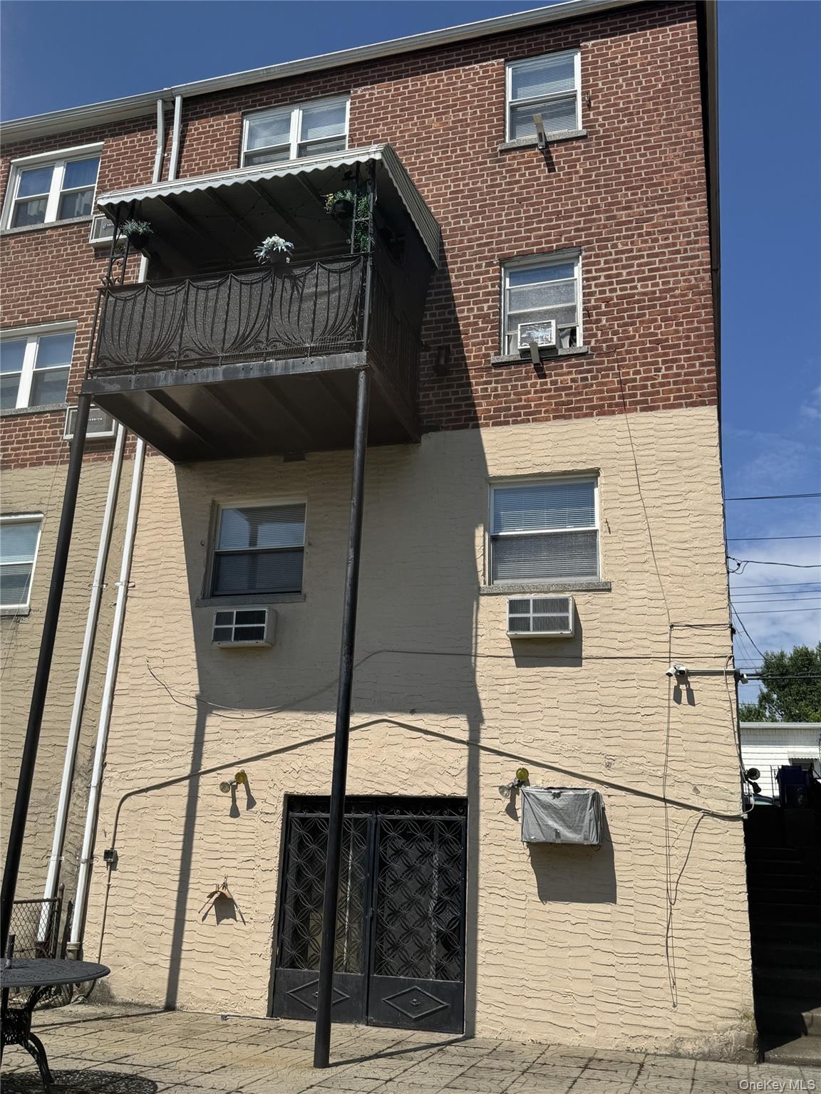 1482 Stadium Avenue Property Photo 2