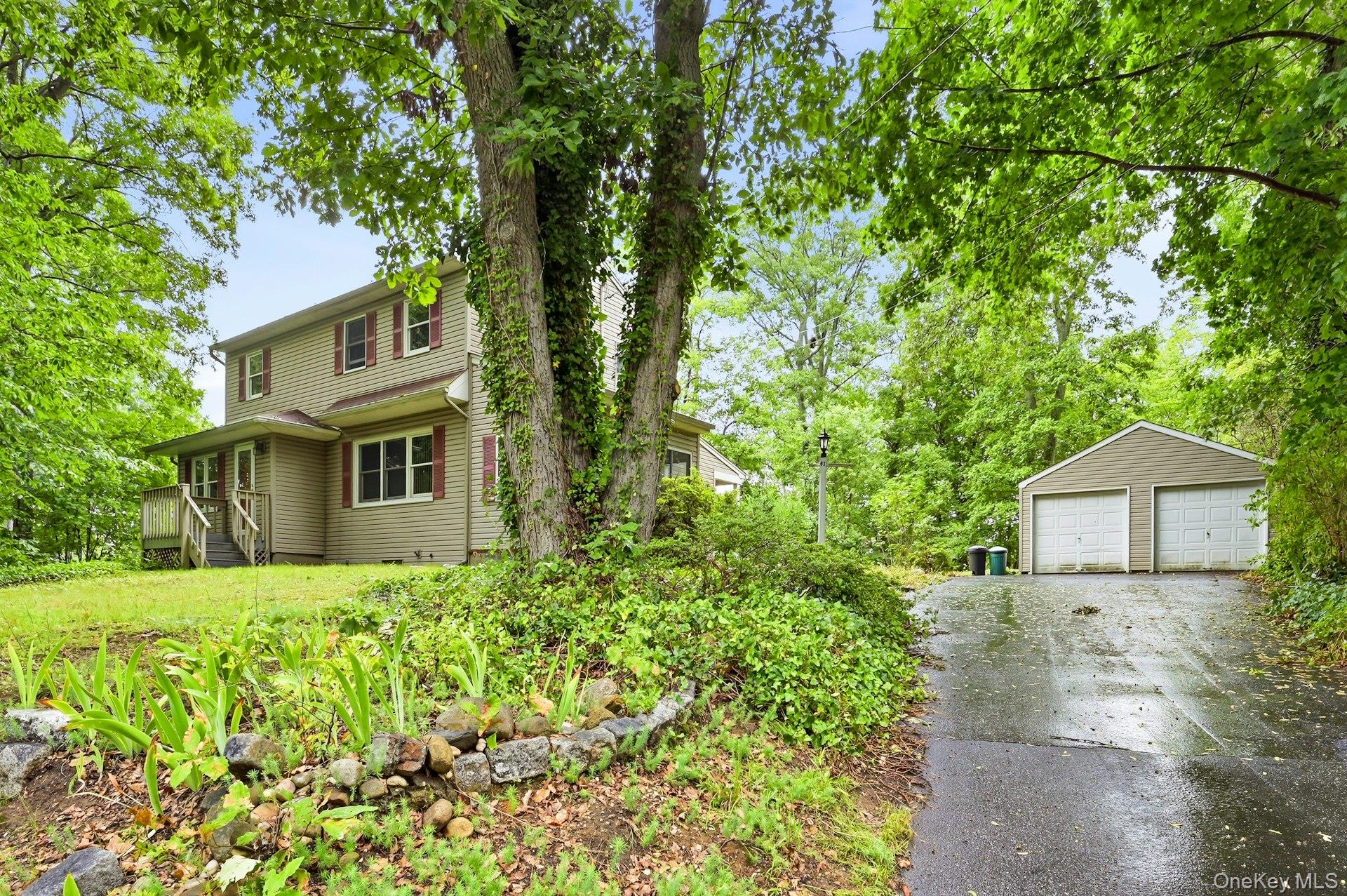 62 Woodhull Place Property Photo 2