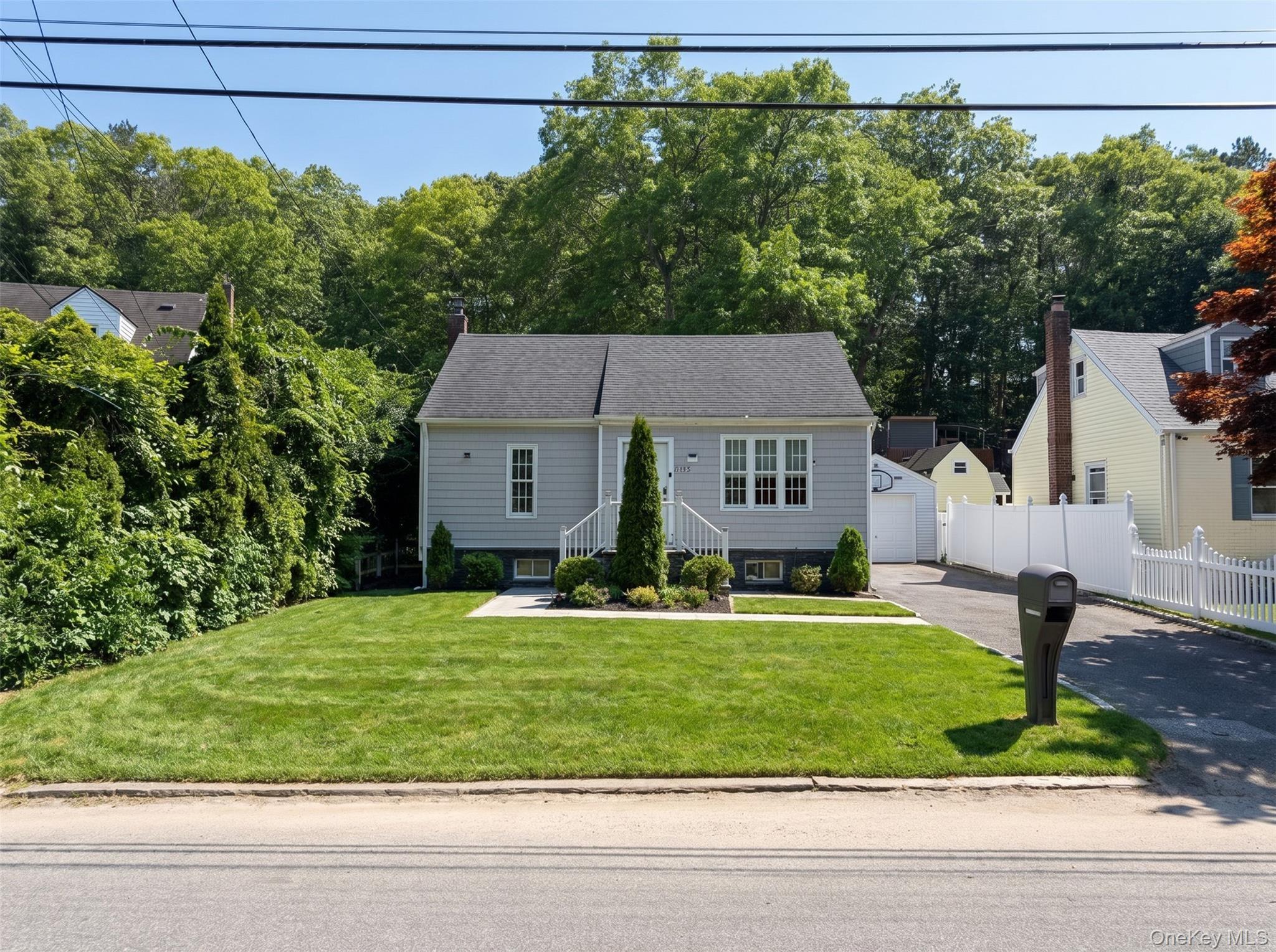 390 Central Islip Boulevard Property Photo 1
