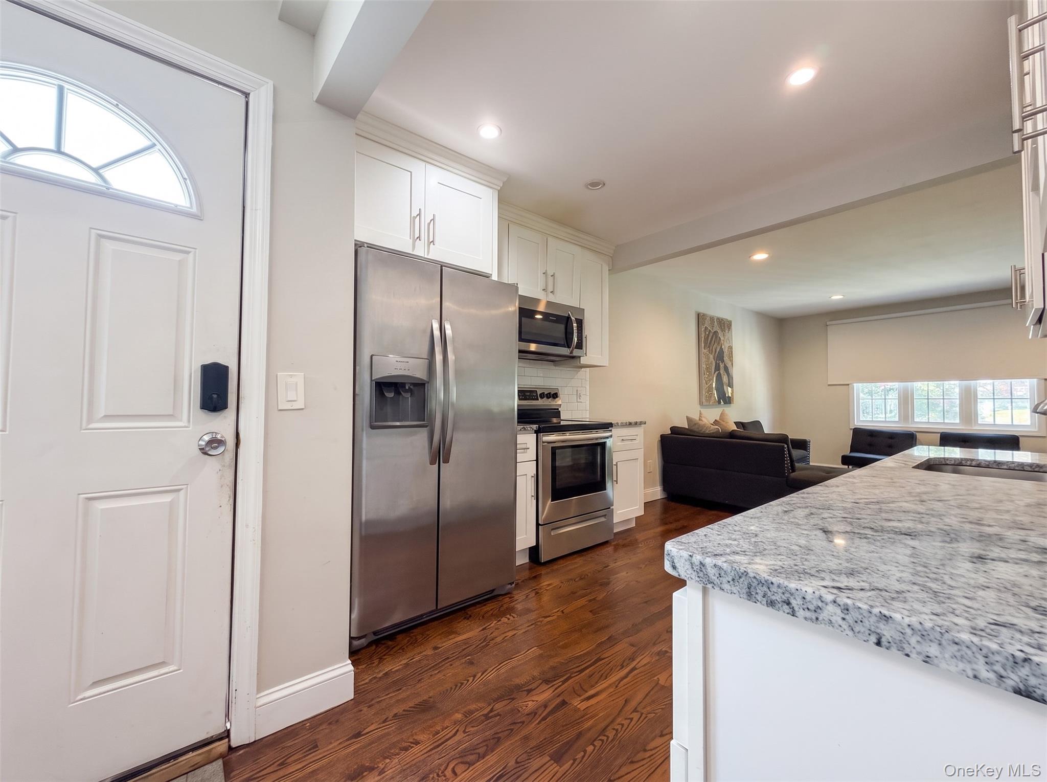 390 Central Islip Boulevard Property Photo 11