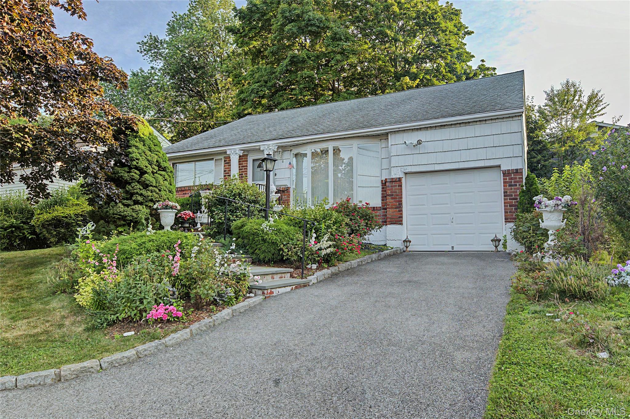 6 Westwind Road Property Photo 1
