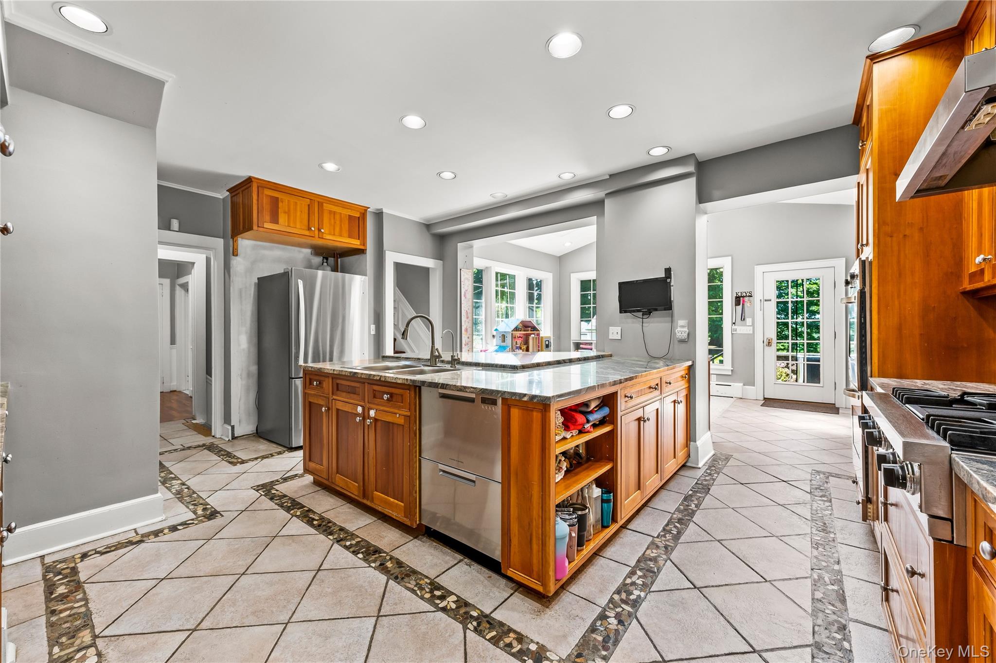 14 Crescent Drive Property Photo 8