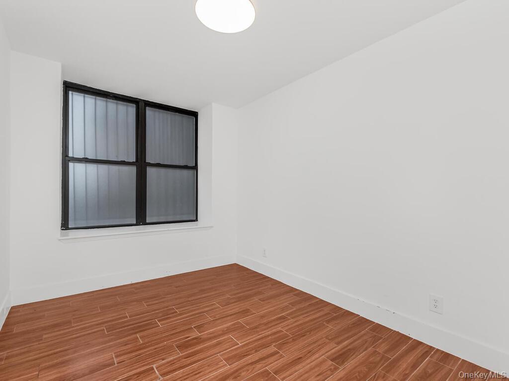 581 Academy Street Gle Property Photo 8
